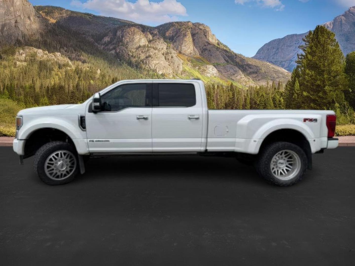 2022 WHITE /LEATHER Ford F-450 SD (1FT8W4DT7NE) with an 67L V8 OHV 16V DIESEL engine, Automatic transmission, located at 1175 N Woodruff Ave, Idaho Falls, ID, 83401, 43.506901, -111.999657 - At Timberline Auto, finding a great deal on your next vehicle is always easy! Our experienced sales staff's goal is to help find you the right vehicle at the right price! Our knowledgeable finance department has options for almost any credit score. We offer extended service contract options to prote - Photo#0