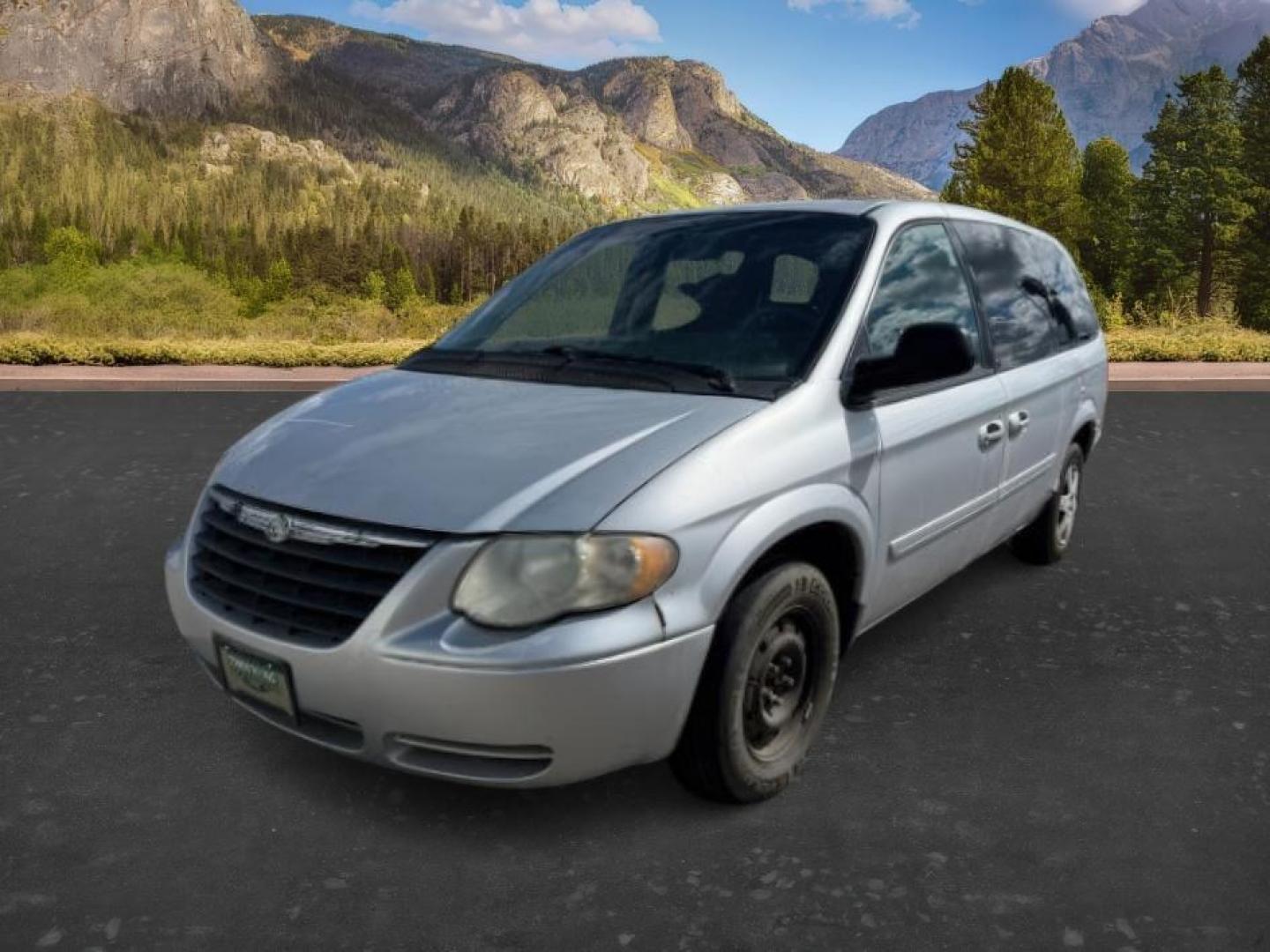 2005 Chrysler Town & Country LX LWB's photo