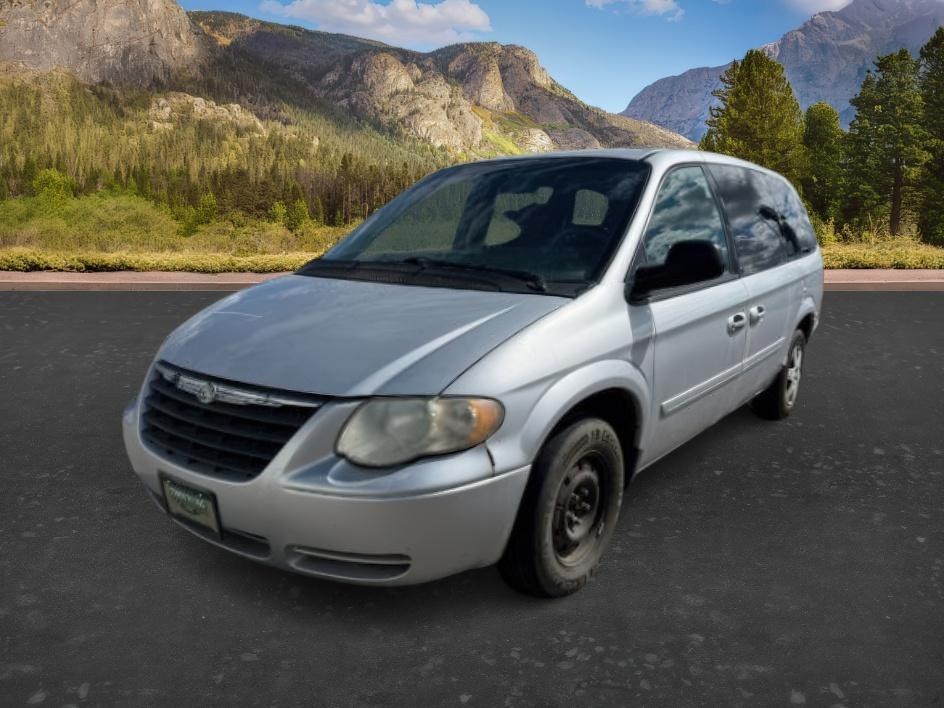 photo of 2005 Chrysler Town  and  Country LX