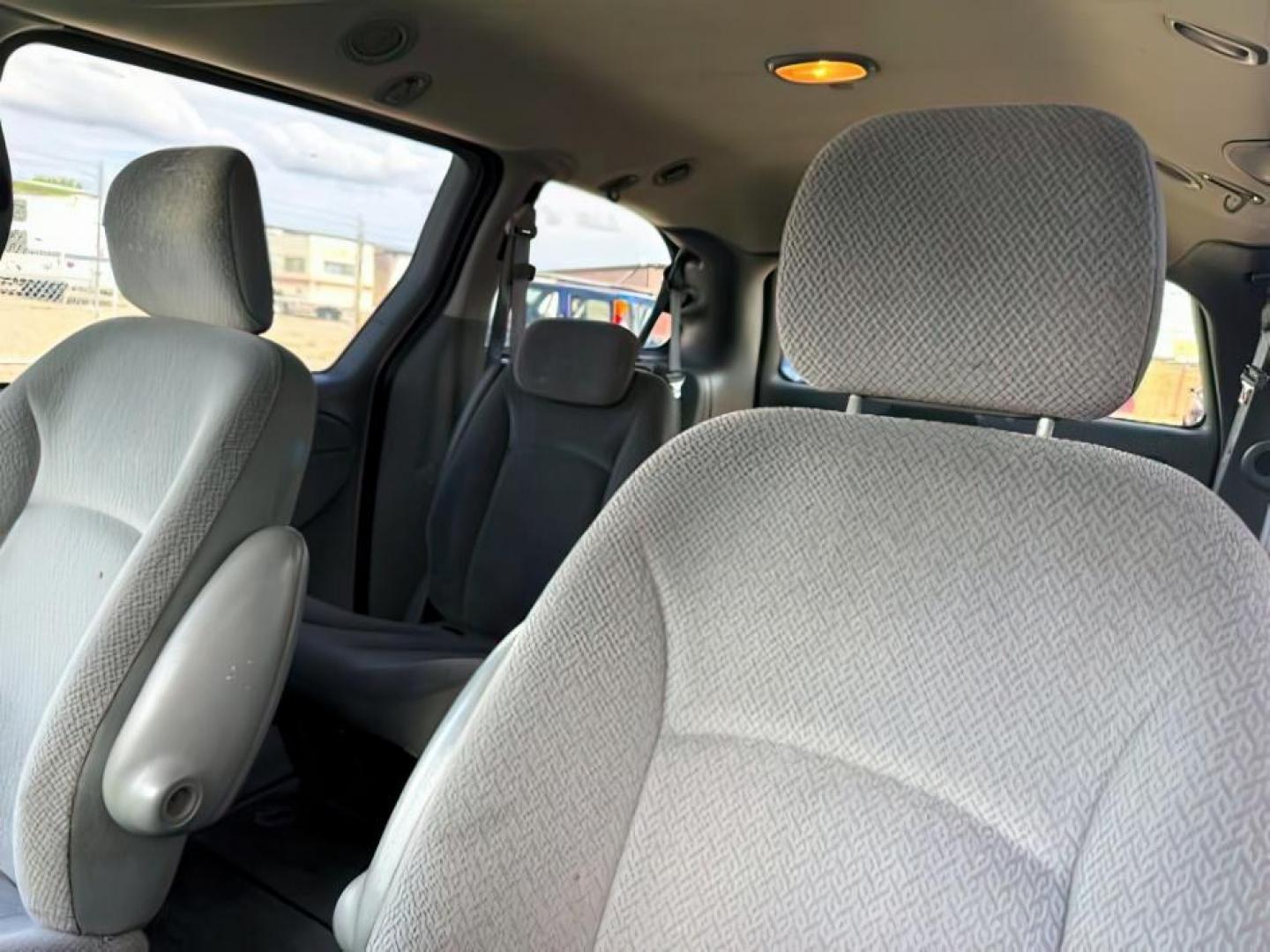 2005 Bright Silver Metallic Clearcoat /Medium Slate Gray Chrysler Town Country (2C4GP44R45R) with an 33L V-6 regular unleaded engine, Automatic transmission, located at 1175 N Woodruff Ave, Idaho Falls, ID, 83401, 43.506901, -111.999657 - At Timberline Auto, finding a great deal on your next vehicle is always easy! Our experienced sales staff's goal is to help find you the right vehicle at the right price! Our knowledgeable finance department has options for almost any credit score. We offer extended service contract options to prote - Photo#16