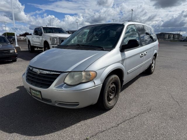 photo of 2005 Chrysler Town  and  Country LX