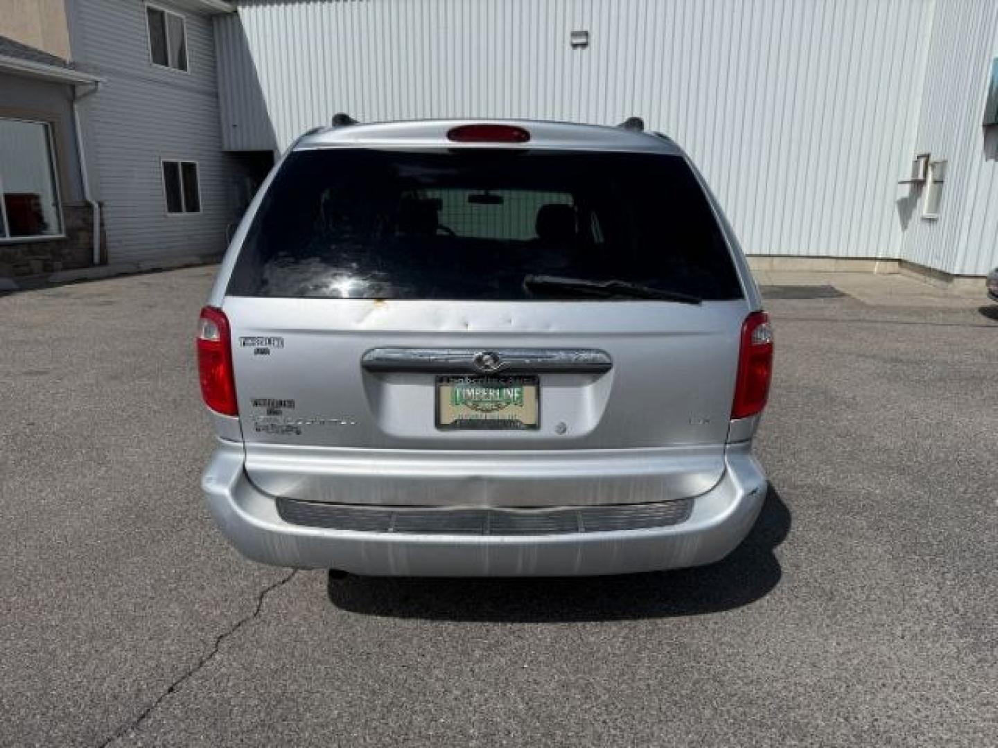 2005 Bright Silver Metallic Clearcoat /Medium Slate Gray Chrysler Town Country (2C4GP44R45R) with an 33L V-6 regular unleaded engine, Automatic transmission, located at 1175 N Woodruff Ave, Idaho Falls, ID, 83401, 43.506901, -111.999657 - At Timberline Auto, finding a great deal on your next vehicle is always easy! Our experienced sales staff's goal is to help find you the right vehicle at the right price! Our knowledgeable finance department has options for almost any credit score. We offer extended service contract options to prote - Photo#22
