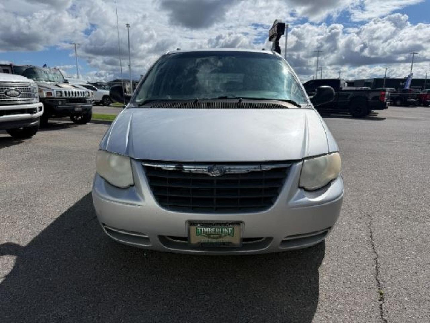 2005 Bright Silver Metallic Clearcoat /Medium Slate Gray Chrysler Town Country (2C4GP44R45R) with an 33L V-6 regular unleaded engine, Automatic transmission, located at 1175 N Woodruff Ave, Idaho Falls, ID, 83401, 43.506901, -111.999657 - At Timberline Auto, finding a great deal on your next vehicle is always easy! Our experienced sales staff's goal is to help find you the right vehicle at the right price! Our knowledgeable finance department has options for almost any credit score. We offer extended service contract options to prote - Photo#26