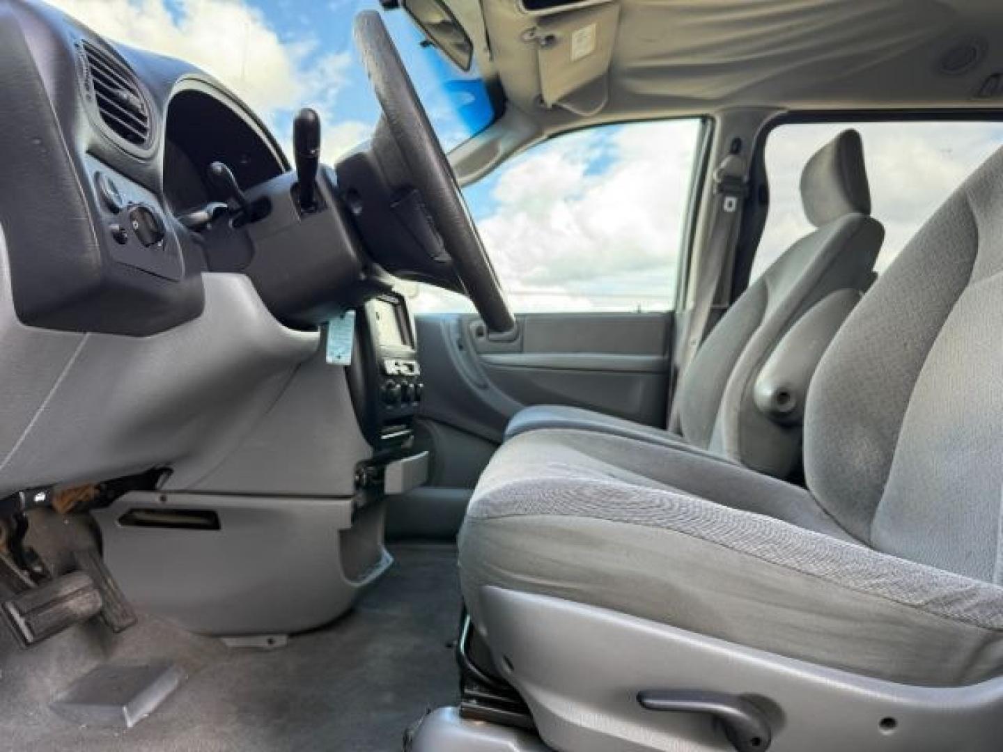 2005 Bright Silver Metallic Clearcoat /Medium Slate Gray Chrysler Town Country (2C4GP44R45R) with an 33L V-6 regular unleaded engine, Automatic transmission, located at 1175 N Woodruff Ave, Idaho Falls, ID, 83401, 43.506901, -111.999657 - At Timberline Auto, finding a great deal on your next vehicle is always easy! Our experienced sales staff's goal is to help find you the right vehicle at the right price! Our knowledgeable finance department has options for almost any credit score. We offer extended service contract options to prote - Photo#29