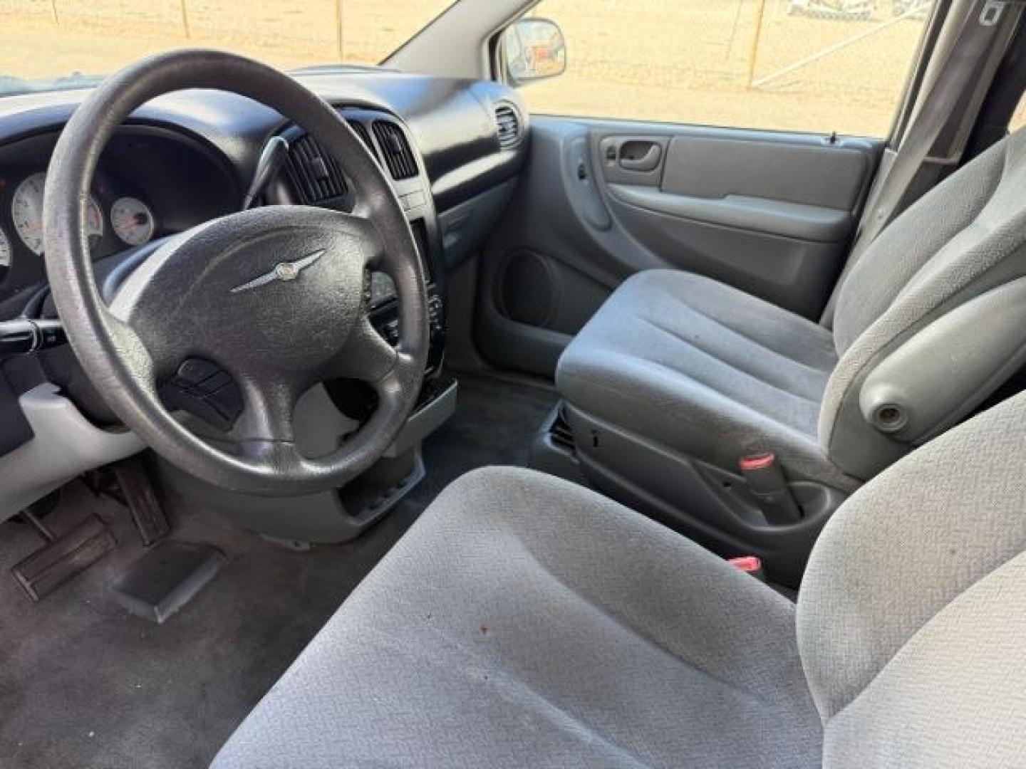 2005 Bright Silver Metallic Clearcoat /Medium Slate Gray Chrysler Town Country (2C4GP44R45R) with an 33L V-6 regular unleaded engine, Automatic transmission, located at 1175 N Woodruff Ave, Idaho Falls, ID, 83401, 43.506901, -111.999657 - At Timberline Auto, finding a great deal on your next vehicle is always easy! Our experienced sales staff's goal is to help find you the right vehicle at the right price! Our knowledgeable finance department has options for almost any credit score. We offer extended service contract options to prote - Photo#30