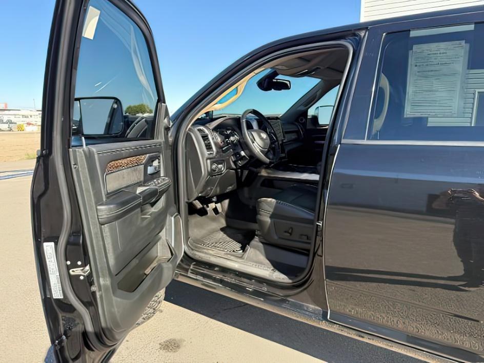 2020 BLACK /Black Ram 2500 Laramie Crew Cab 4X4 6'4 Box (3C6UR5FL8LG) with an Cummins 6.7L I-6 diesel direct injection engine, AUTOMATIC transmission, located at 1235 N Woodruff Ave., Idaho Falls, 83401, (208) 523-1053, 43.507172, -112.000488 - If you're looking for a heavy-duty truck that delivers legendary power, premium comfort, and rugged capability, this 2020 RAM 2500 Laramie Crew Cab checks every box. Powered by the renowned 6.7L Cummins Turbo Diesel, this truck is built to handle tough jobs, heavy towing, and long highway drives wi - Photo#11