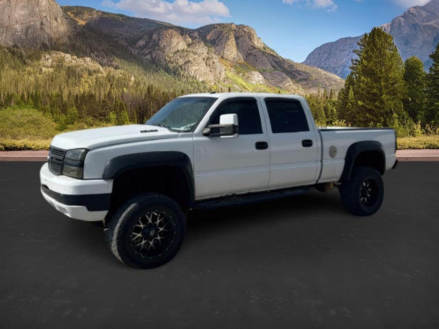 2005 Summit White /Medium Gray Chevrolet Silverado 2500HD (1GCHK23265F) with an 66 engine, Automatic transmission, located at 1175 N Woodruff Ave, Idaho Falls, ID, 83401, 43.506901, -111.999657 - At Timberline Auto, finding a great deal on your next vehicle is always easy! Our experienced sales staff's goal is to help find you the right vehicle at the right price! Our knowledgeable finance department has options for almost any credit score. We offer extended service contract options to prote - Photo#0