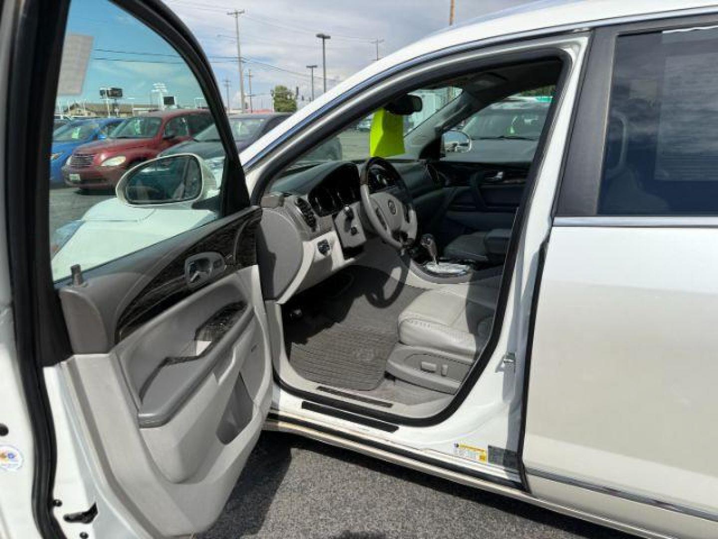 2014 White Opal /Titanium Buick Enclave (5GAKVCKD9EJ) with an 36L V-6 gasoline direct injection engine, Automatic transmission, located at 1175 N Woodruff Ave, Idaho Falls, ID, 83401, 43.506901, -111.999657 - At Timberline Auto, finding a great deal on your next vehicle is always easy! Our experienced sales staff's goal is to help find you the right vehicle at the right price! Our knowledgeable finance department has options for almost any credit score. We offer extended service contract options to prote - Photo#11