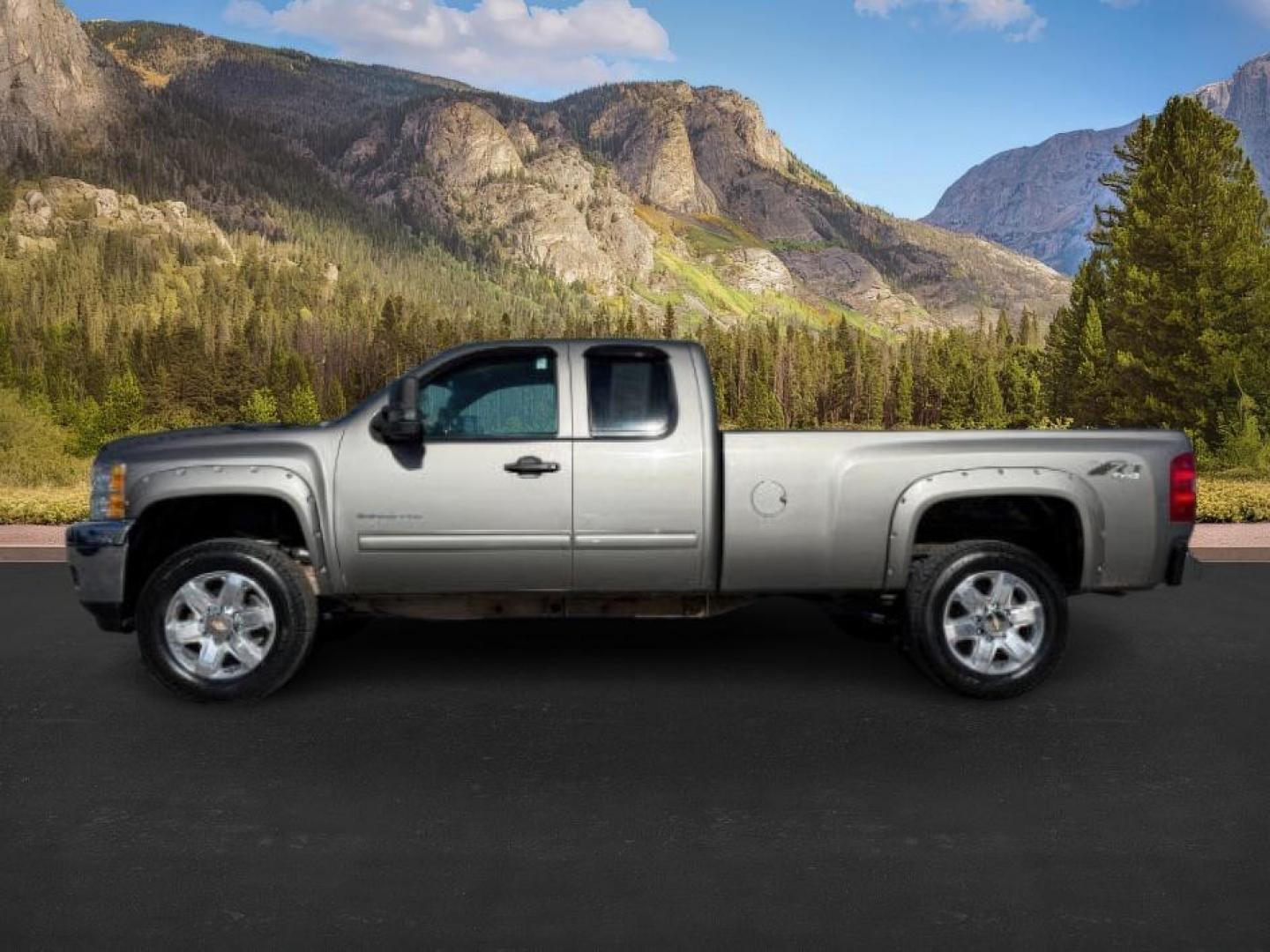 2013 Graystone Metallic /Ebony Chevrolet Silverado 2500HD (1GC2KXCG2DZ) with an Vortec 6L V-8 variable valve control engine, Automatic transmission, located at 1175 N Woodruff Ave, Idaho Falls, ID, 83401, 43.506901, -111.999657 - At Timberline Auto, finding a great deal on your next vehicle is always easy! Our experienced sales staff's goal is to help find you the right vehicle at the right price! Our knowledgeable finance department has options for almost any credit score. We offer extended service contract options to prote - Photo#1
