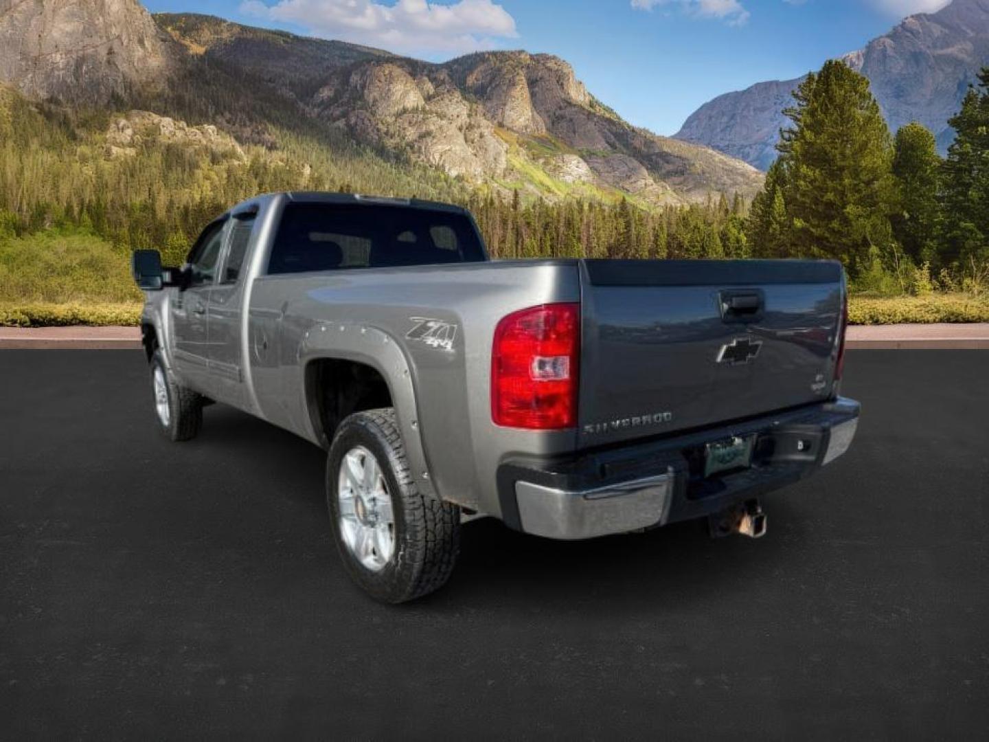 2013 Graystone Metallic /Ebony Chevrolet Silverado 2500HD (1GC2KXCG2DZ) with an Vortec 6L V-8 variable valve control engine, Automatic transmission, located at 1175 N Woodruff Ave, Idaho Falls, ID, 83401, 43.506901, -111.999657 - At Timberline Auto, finding a great deal on your next vehicle is always easy! Our experienced sales staff's goal is to help find you the right vehicle at the right price! Our knowledgeable finance department has options for almost any credit score. We offer extended service contract options to prote - Photo#2