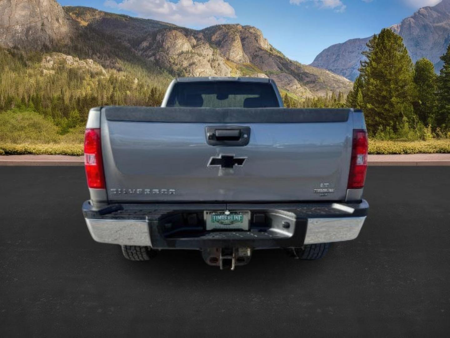 2013 Graystone Metallic /Ebony Chevrolet Silverado 2500HD (1GC2KXCG2DZ) with an Vortec 6L V-8 variable valve control engine, Automatic transmission, located at 1175 N Woodruff Ave, Idaho Falls, ID, 83401, 43.506901, -111.999657 - At Timberline Auto, finding a great deal on your next vehicle is always easy! Our experienced sales staff's goal is to help find you the right vehicle at the right price! Our knowledgeable finance department has options for almost any credit score. We offer extended service contract options to prote - Photo#3
