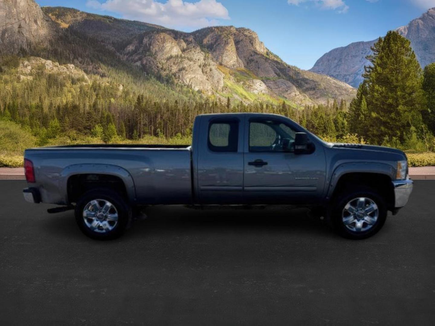 2013 Graystone Metallic /Ebony Chevrolet Silverado 2500HD (1GC2KXCG2DZ) with an Vortec 6L V-8 variable valve control engine, Automatic transmission, located at 1175 N Woodruff Ave, Idaho Falls, ID, 83401, 43.506901, -111.999657 - At Timberline Auto, finding a great deal on your next vehicle is always easy! Our experienced sales staff's goal is to help find you the right vehicle at the right price! Our knowledgeable finance department has options for almost any credit score. We offer extended service contract options to prote - Photo#7