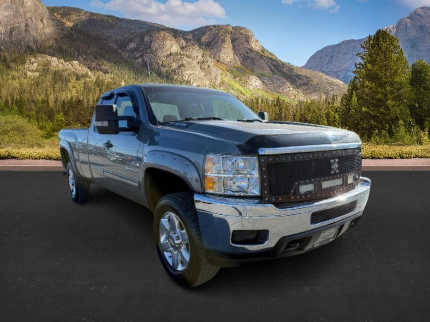 2013 Graystone Metallic /Ebony Chevrolet Silverado 2500HD (1GC2KXCG2DZ) with an Vortec 6L V-8 variable valve control engine, Automatic transmission, located at 1175 N Woodruff Ave, Idaho Falls, ID, 83401, 43.506901, -111.999657 - At Timberline Auto, finding a great deal on your next vehicle is always easy! Our experienced sales staff's goal is to help find you the right vehicle at the right price! Our knowledgeable finance department has options for almost any credit score. We offer extended service contract options to prote - Photo#8
