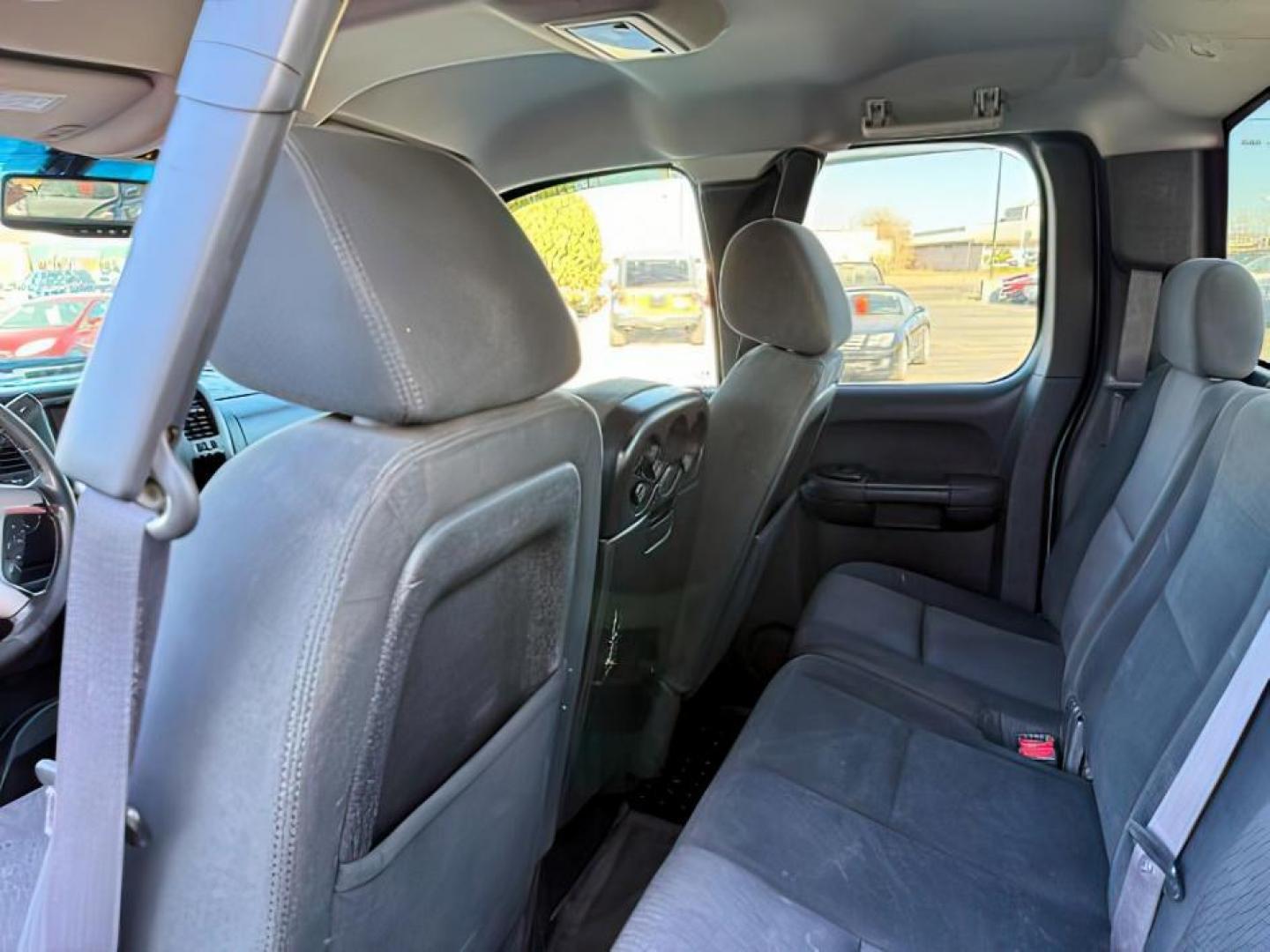 2013 Graystone Metallic /Ebony Chevrolet Silverado 2500HD (1GC2KXCG2DZ) with an Vortec 6L V-8 variable valve control engine, Automatic transmission, located at 1175 N Woodruff Ave, Idaho Falls, ID, 83401, 43.506901, -111.999657 - At Timberline Auto, finding a great deal on your next vehicle is always easy! Our experienced sales staff's goal is to help find you the right vehicle at the right price! Our knowledgeable finance department has options for almost any credit score. We offer extended service contract options to prote - Photo#19