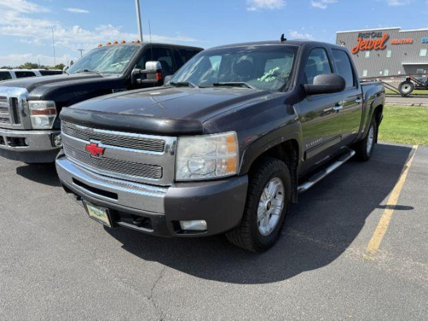 2010 GRAY /LEATHER Chevrolet Silverado 1500 (3GCRKSE39AG) with an 53L V8 engine, Automatic transmission, located at 1175 N Woodruff Ave, Idaho Falls, ID, 83401, 43.506901, -111.999657 - At Timberline Auto, finding a great deal on your next vehicle is always easy! Our experienced sales staff's goal is to help find you the right vehicle at the right price! Our knowledgeable finance department has options for almost any credit score. We offer extended service contract options to prote - Photo#1
