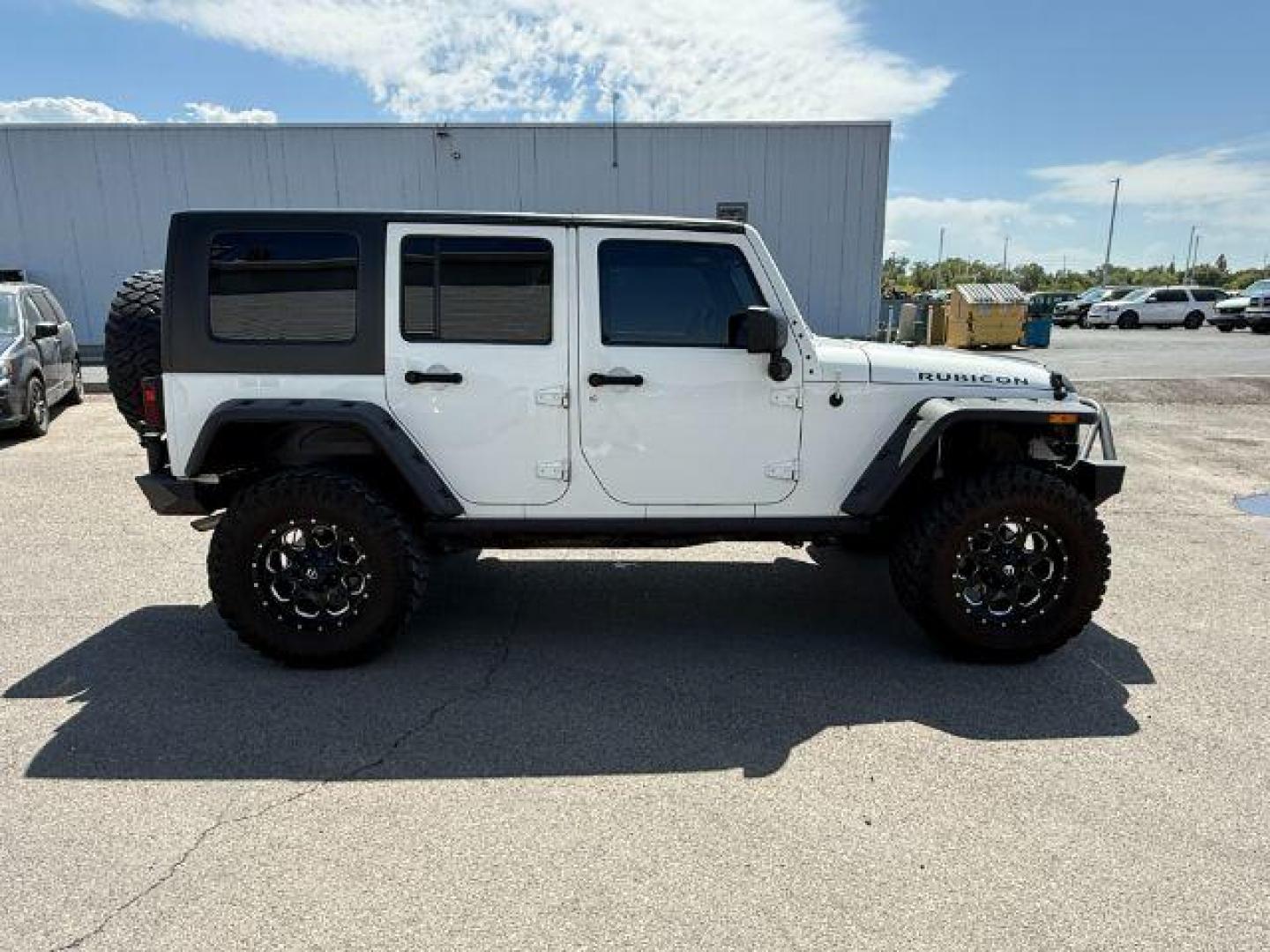 2010 WHITE /Dark Slate Gray/Med Slate Gray Jeep Wrangler Unlimited (1J4BA6H12AL) with an 38L V-6 regular unleaded engine, Automatic transmission, located at 1175 N Woodruff Ave, Idaho Falls, ID, 83401, 43.506901, -111.999657 - At Timberline Auto, finding a great deal on your next vehicle is always easy! Our experienced sales staff's goal is to help find you the right vehicle at the right price! Our knowledgeable finance department has options for almost any credit score. We offer extended service contract options to prote - Photo#7