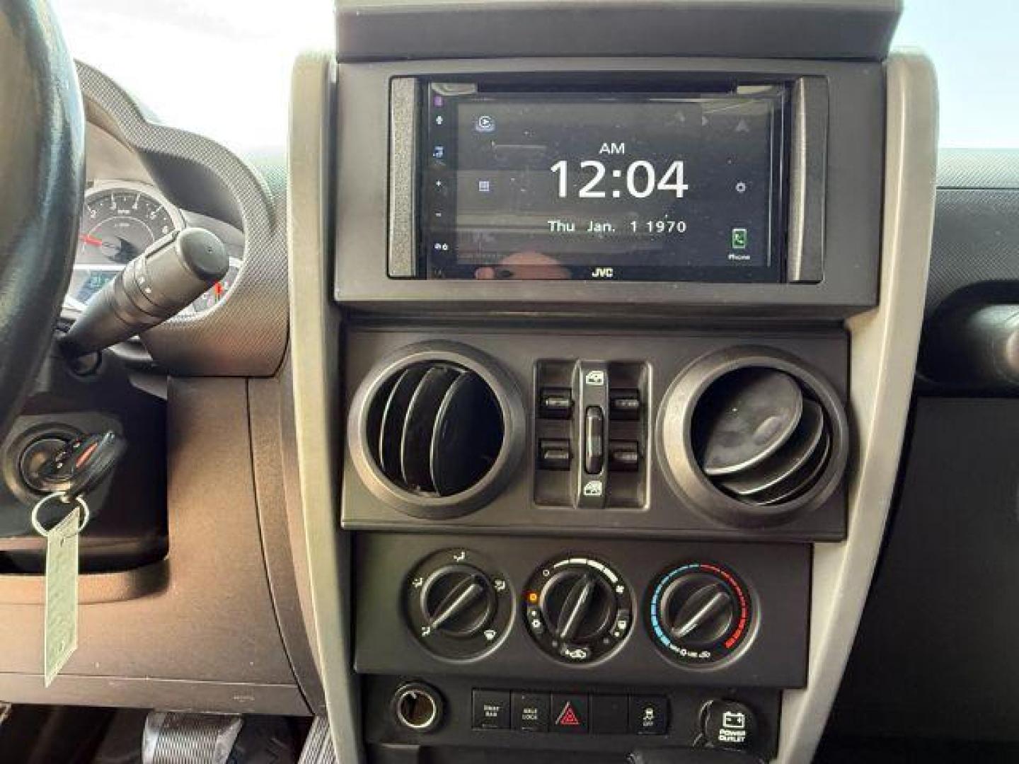 2010 WHITE /Dark Slate Gray/Med Slate Gray Jeep Wrangler Unlimited (1J4BA6H12AL) with an 38L V-6 regular unleaded engine, Automatic transmission, located at 1175 N Woodruff Ave, Idaho Falls, ID, 83401, 43.506901, -111.999657 - At Timberline Auto, finding a great deal on your next vehicle is always easy! Our experienced sales staff's goal is to help find you the right vehicle at the right price! Our knowledgeable finance department has options for almost any credit score. We offer extended service contract options to prote - Photo#15