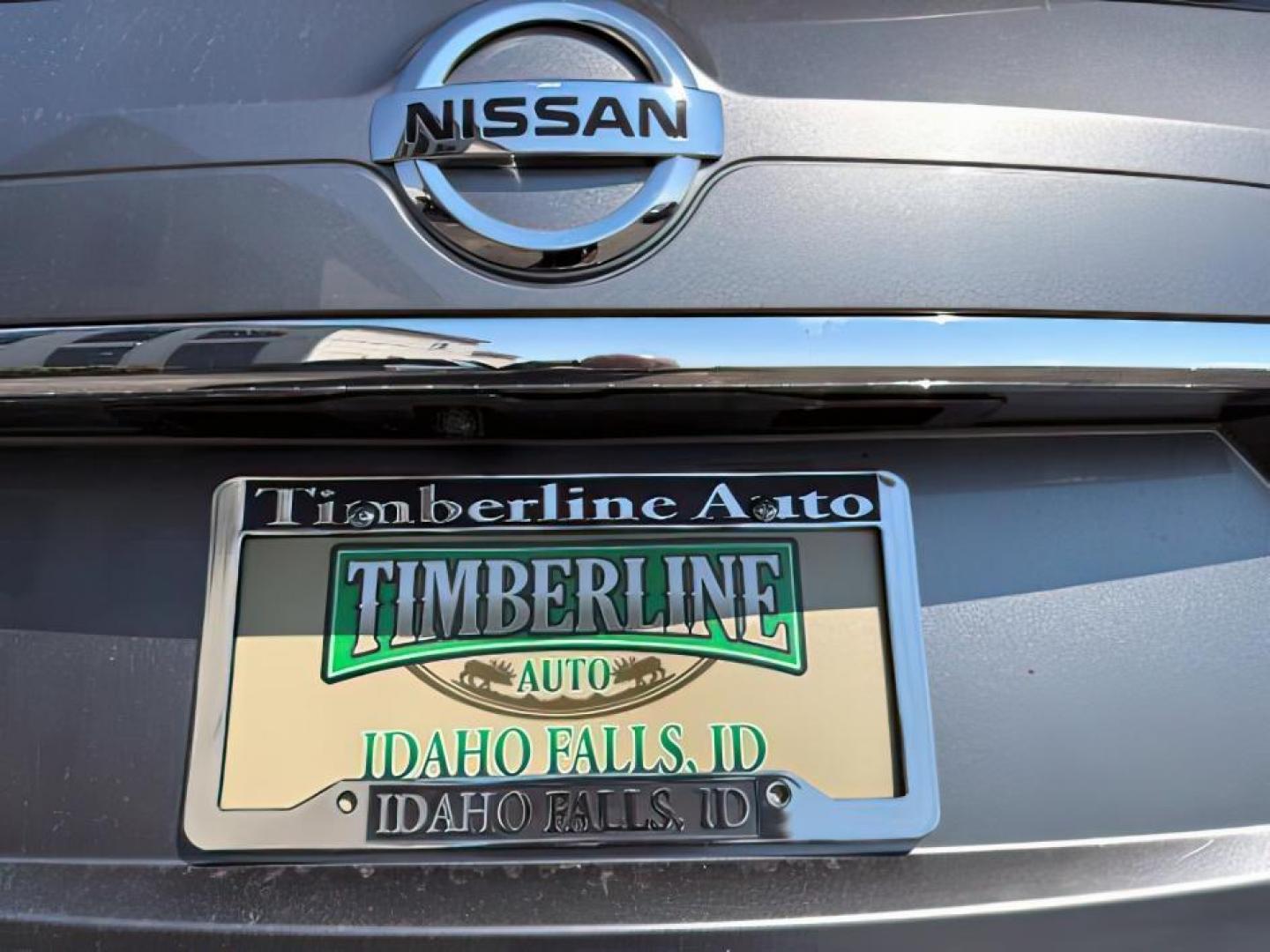 2017 GRAY /CLOTH Nissan Rogue (JN8AT2MV0HW) , Automatic transmission, located at 1175 N Woodruff Ave, Idaho Falls, ID, 83401, 43.506901, -111.999657 - At Timberline Auto, finding a great deal on your next vehicle is always easy! Our experienced sales staff's goal is to help find you the right vehicle at the right price! Our knowledgeable finance department has options for almost any credit score. We offer extended service contract options to prote - Photo#4