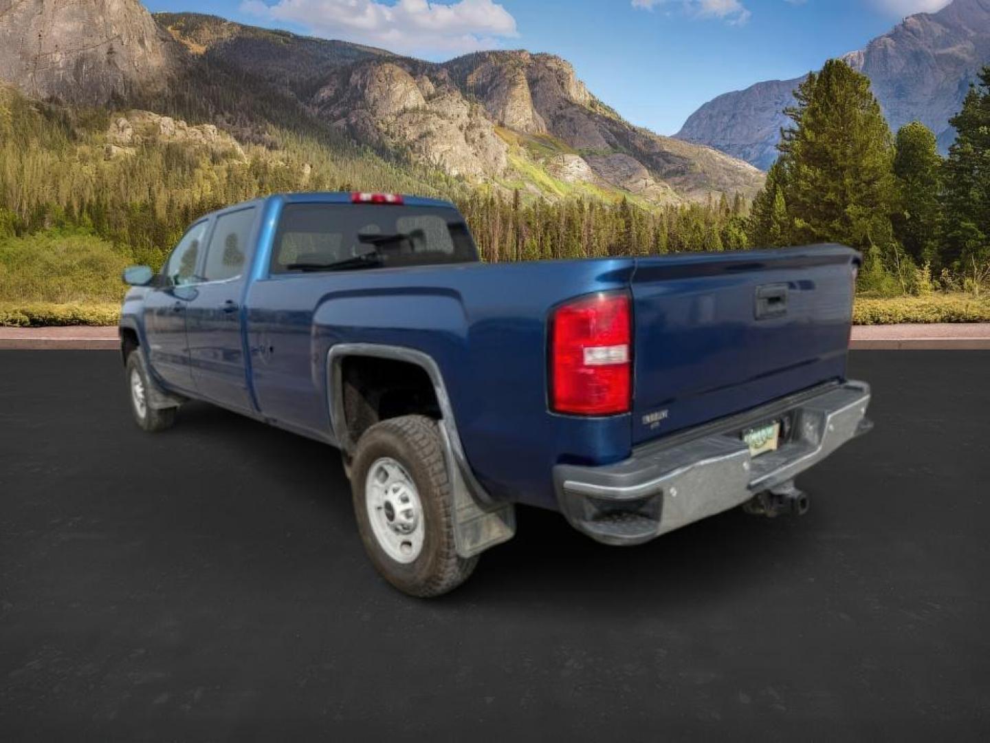 2018 BLUE /Jet Black GMC Sierra 2500HD (1GT12SEG9JF) with an Vortec 6L V-8 variable valve control engine, Automatic transmission, located at 1175 N Woodruff Ave, Idaho Falls, ID, 83401, 43.506901, -111.999657 - At Timberline Auto, finding a great deal on your next vehicle is always easy! Our experienced sales staff's goal is to help find you the right vehicle at the right price! Our knowledgeable finance department has options for almost any credit score. We offer extended service contract options to prote - Photo#2