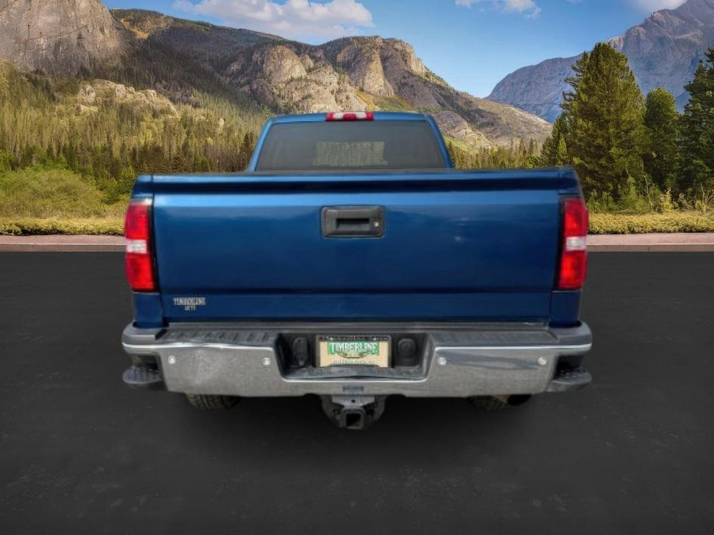 2018 BLUE /Jet Black GMC Sierra 2500HD (1GT12SEG9JF) with an Vortec 6L V-8 variable valve control engine, Automatic transmission, located at 1175 N Woodruff Ave, Idaho Falls, ID, 83401, 43.506901, -111.999657 - At Timberline Auto, finding a great deal on your next vehicle is always easy! Our experienced sales staff's goal is to help find you the right vehicle at the right price! Our knowledgeable finance department has options for almost any credit score. We offer extended service contract options to prote - Photo#3