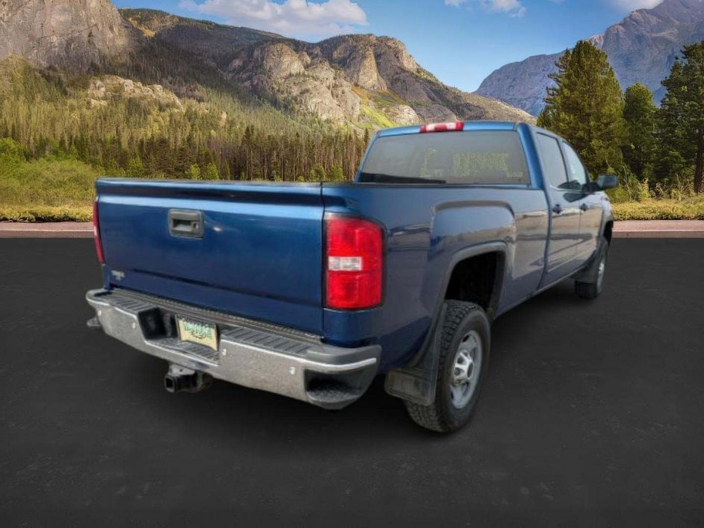 2018 BLUE /Jet Black GMC Sierra 2500HD (1GT12SEG9JF) with an Vortec 6L V-8 variable valve control engine, Automatic transmission, located at 1175 N Woodruff Ave, Idaho Falls, ID, 83401, 43.506901, -111.999657 - At Timberline Auto, finding a great deal on your next vehicle is always easy! Our experienced sales staff's goal is to help find you the right vehicle at the right price! Our knowledgeable finance department has options for almost any credit score. We offer extended service contract options to prote - Photo#5