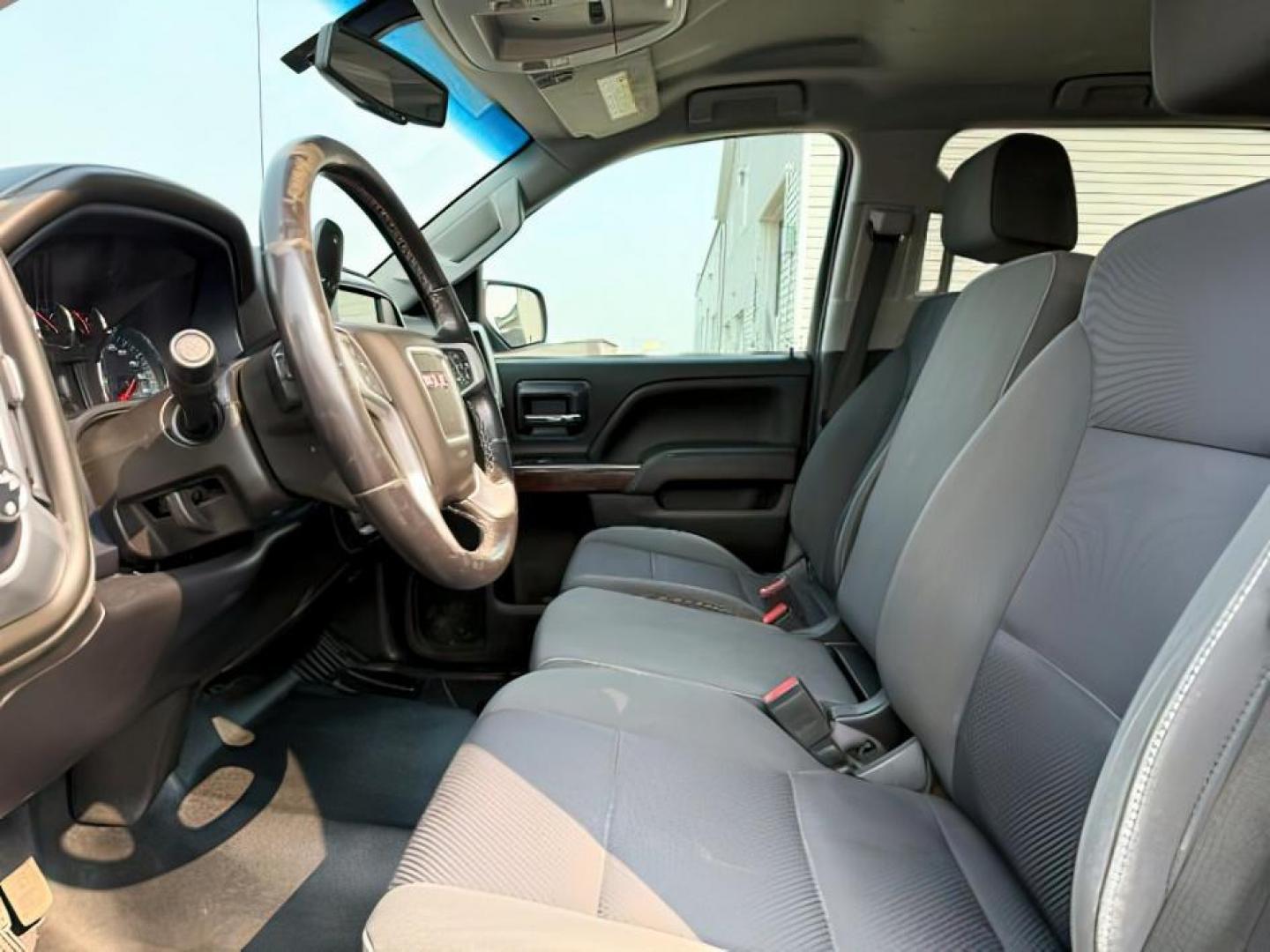 2018 BLUE /Jet Black GMC Sierra 2500HD (1GT12SEG9JF) with an Vortec 6L V-8 variable valve control engine, Automatic transmission, located at 1175 N Woodruff Ave, Idaho Falls, ID, 83401, 43.506901, -111.999657 - At Timberline Auto, finding a great deal on your next vehicle is always easy! Our experienced sales staff's goal is to help find you the right vehicle at the right price! Our knowledgeable finance department has options for almost any credit score. We offer extended service contract options to prote - Photo#10