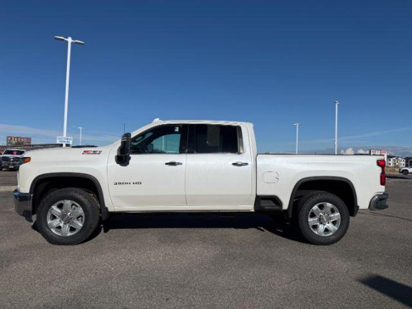 2021 Summit White /Jet Black Chevrolet Silverado 3500HD (1GC4YUEY4MF) with an Duramax 66L V-8 diesel direct injection engine, Automatic transmission, located at 1175 N Woodruff Ave, Idaho Falls, ID, 83401, 43.506901, -111.999657 - At Timberline Auto, finding a great deal on your next vehicle is always easy! Our experienced sales staff's goal is to help find you the right vehicle at the right price! Our knowledgeable finance department has options for almost any credit score. We offer extended service contract options to prote - Photo#27
