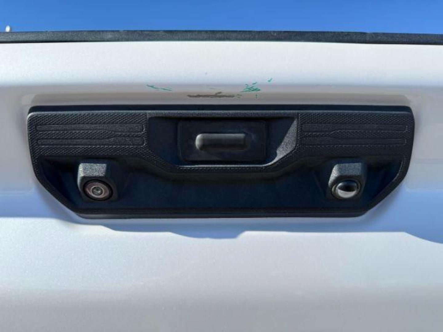 2021 Summit White /Jet Black Chevrolet Silverado 3500HD (1GC4YUEY4MF) with an Duramax 66L V-8 diesel direct injection engine, Automatic transmission, located at 1175 N Woodruff Ave, Idaho Falls, ID, 83401, 43.506901, -111.999657 - At Timberline Auto, finding a great deal on your next vehicle is always easy! Our experienced sales staff's goal is to help find you the right vehicle at the right price! Our knowledgeable finance department has options for almost any credit score. We offer extended service contract options to prote - Photo#30