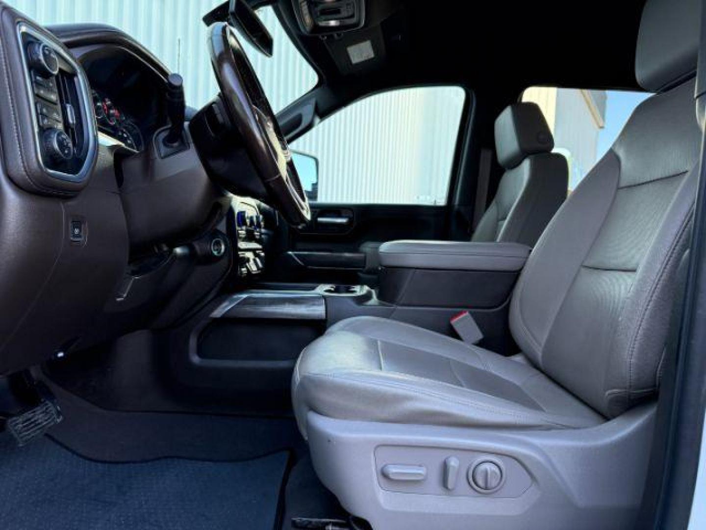 2021 Summit White /Jet Black Chevrolet Silverado 3500HD (1GC4YUEY4MF) with an Duramax 66L V-8 diesel direct injection engine, Automatic transmission, located at 1175 N Woodruff Ave, Idaho Falls, ID, 83401, 43.506901, -111.999657 - At Timberline Auto, finding a great deal on your next vehicle is always easy! Our experienced sales staff's goal is to help find you the right vehicle at the right price! Our knowledgeable finance department has options for almost any credit score. We offer extended service contract options to prote - Photo#38