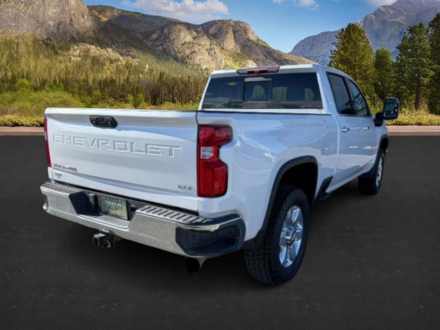 2021 Summit White /Jet Black Chevrolet Silverado 3500HD (1GC4YUEY4MF) with an Duramax 66L V-8 diesel direct injection engine, Automatic transmission, located at 1175 N Woodruff Ave, Idaho Falls, ID, 83401, 43.506901, -111.999657 - At Timberline Auto, finding a great deal on your next vehicle is always easy! Our experienced sales staff's goal is to help find you the right vehicle at the right price! Our knowledgeable finance department has options for almost any credit score. We offer extended service contract options to prote - Photo#6