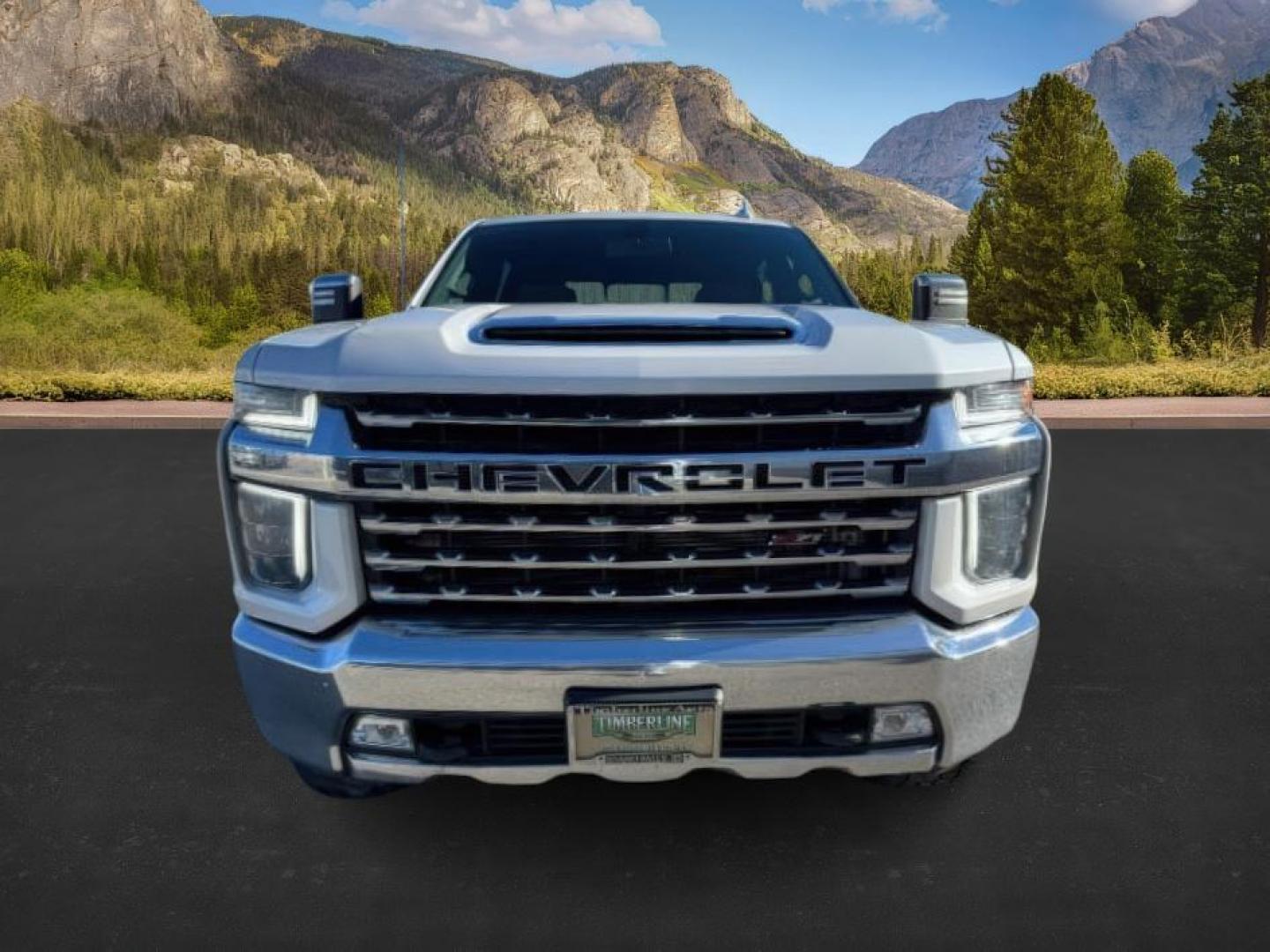 2021 Summit White /Jet Black Chevrolet Silverado 3500HD (1GC4YUEY4MF) with an Duramax 66L V-8 diesel direct injection engine, Automatic transmission, located at 1175 N Woodruff Ave, Idaho Falls, ID, 83401, 43.506901, -111.999657 - At Timberline Auto, finding a great deal on your next vehicle is always easy! Our experienced sales staff's goal is to help find you the right vehicle at the right price! Our knowledgeable finance department has options for almost any credit score. We offer extended service contract options to prote - Photo#9