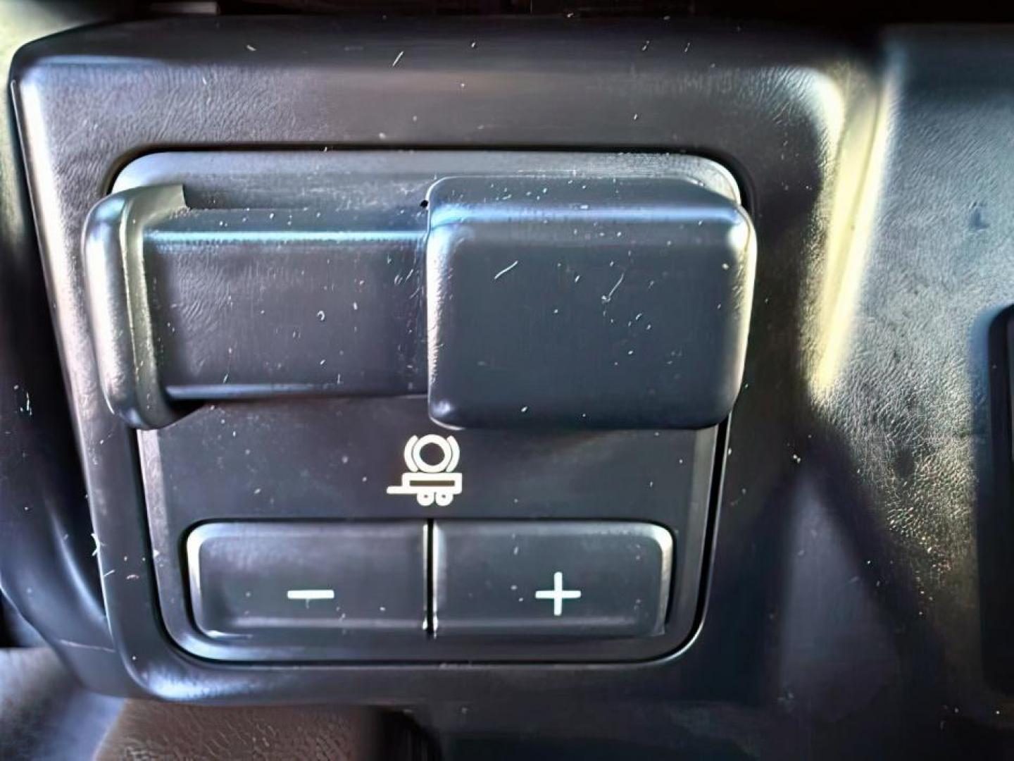 2021 Summit White /Jet Black Chevrolet Silverado 3500HD (1GC4YUEY4MF) with an Duramax 66L V-8 diesel direct injection engine, Automatic transmission, located at 1175 N Woodruff Ave, Idaho Falls, ID, 83401, 43.506901, -111.999657 - At Timberline Auto, finding a great deal on your next vehicle is always easy! Our experienced sales staff's goal is to help find you the right vehicle at the right price! Our knowledgeable finance department has options for almost any credit score. We offer extended service contract options to prote - Photo#18