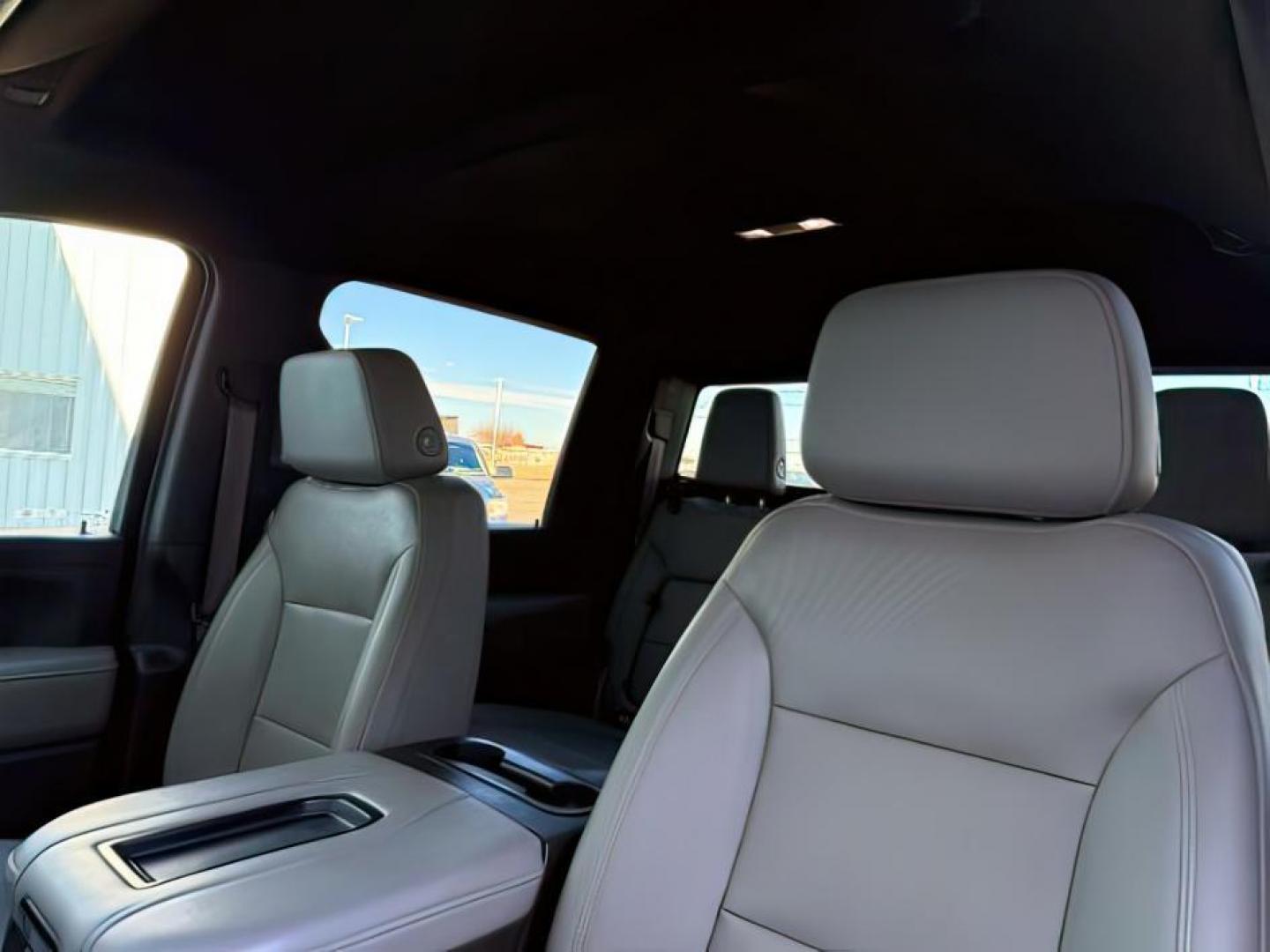 2021 Summit White /Jet Black Chevrolet Silverado 3500HD (1GC4YUEY4MF) with an Duramax 66L V-8 diesel direct injection engine, Automatic transmission, located at 1175 N Woodruff Ave, Idaho Falls, ID, 83401, 43.506901, -111.999657 - At Timberline Auto, finding a great deal on your next vehicle is always easy! Our experienced sales staff's goal is to help find you the right vehicle at the right price! Our knowledgeable finance department has options for almost any credit score. We offer extended service contract options to prote - Photo#21