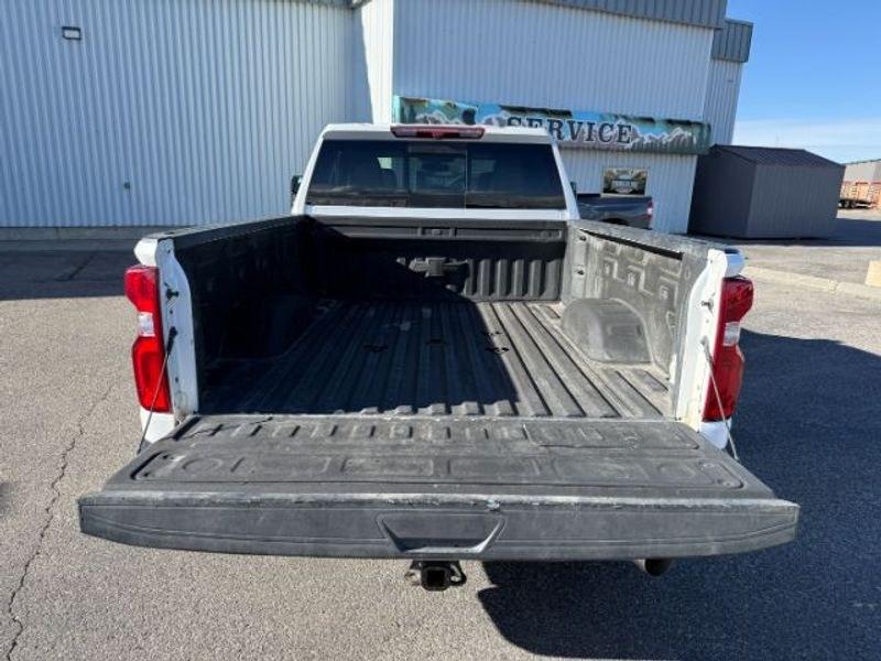 2021 Iridescent Pearl Tricoat /Gideon/Very Dark Atmosphere Chevrolet Silverado LTZ (1GC4YUEY4MF) with an V8, 6.6L engine, 10-speed automatic transmission, located at 1175 N Woodruff Ave, Idaho Falls, ID, 83401, 43.506901, -111.999657 - <b>Vehicle Details</b><br>Discover exceptional capability and premium comfort in this pre-owned 2021 Chevrolet Silverado 3500 LTZ 4WD, now available in Idaho Falls, ID. Powered by a robust V8 6.6L Diesel engine, this heavy-duty pickup is built to handle demanding towing, hauling, and everyday drivin- Photo#5