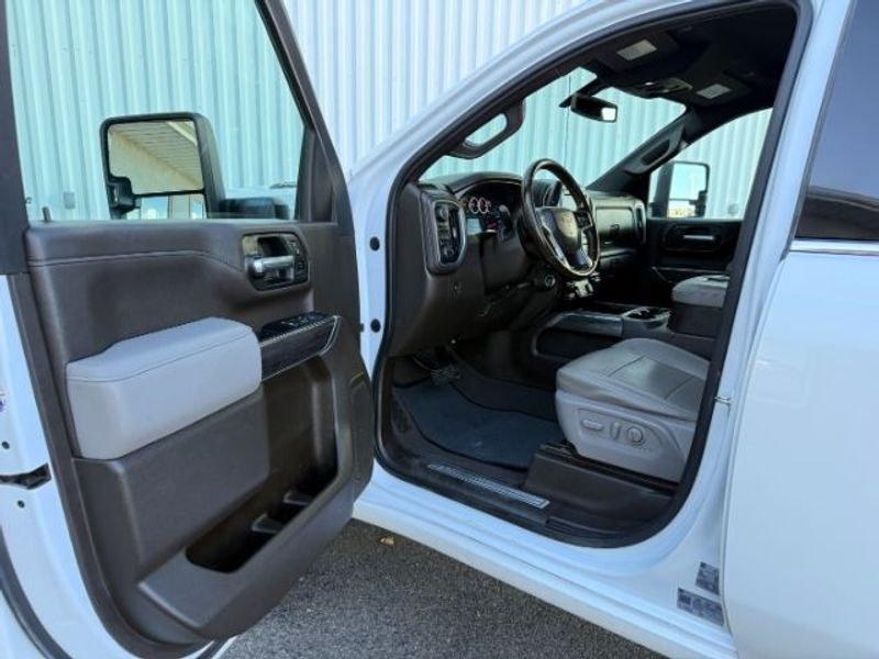 2021 Iridescent Pearl Tricoat /Gideon/Very Dark Atmosphere Chevrolet Silverado LTZ (1GC4YUEY4MF) with an V8, 6.6L engine, 10-speed automatic transmission, located at 1175 N Woodruff Ave, Idaho Falls, ID, 83401, 43.506901, -111.999657 - <b>Vehicle Details</b><br>Discover exceptional capability and premium comfort in this pre-owned 2021 Chevrolet Silverado 3500 LTZ 4WD, now available in Idaho Falls, ID. Powered by a robust V8 6.6L Diesel engine, this heavy-duty pickup is built to handle demanding towing, hauling, and everyday drivin- Photo#11