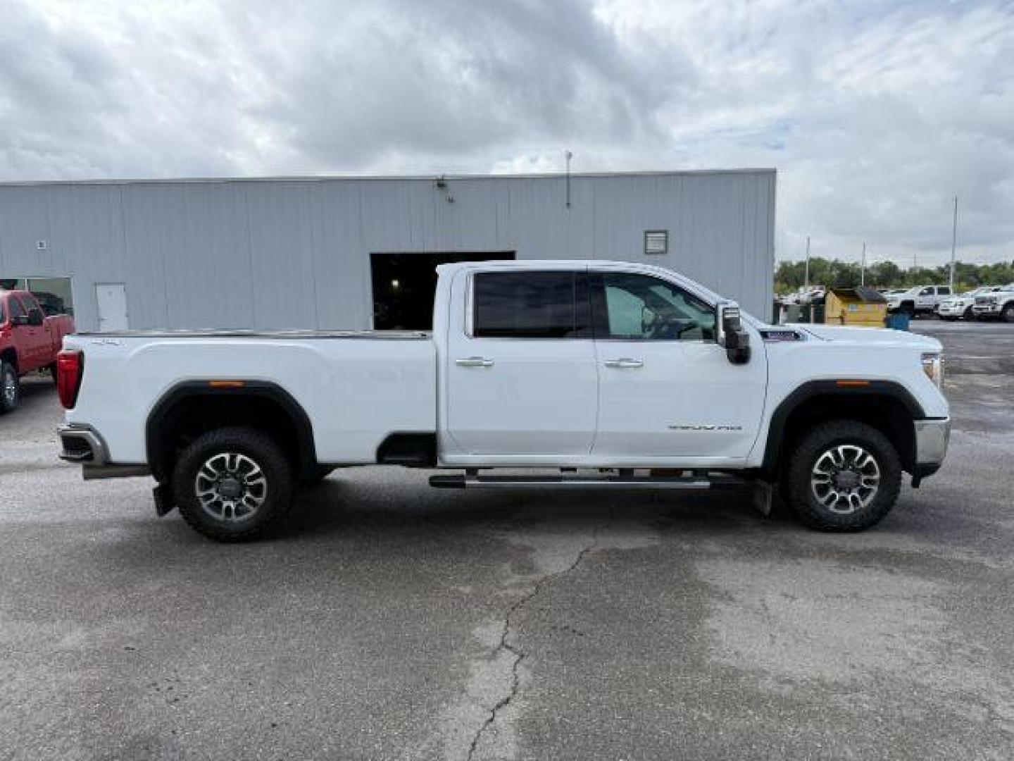 2022 Summit White /Jet Black GMC Sierra 3500HD (1GT49UEY8NF) with an Duramax 66L V-8 diesel direct injection engine, Automatic transmission, located at 1175 N Woodruff Ave, Idaho Falls, ID, 83401, 43.506901, -111.999657 - At Timberline Auto, finding a great deal on your next vehicle is always easy! Our experienced sales staff's goal is to help find you the right vehicle at the right price! Our knowledgeable finance department has options for almost any credit score. We offer extended service contract options to prote - Photo#33