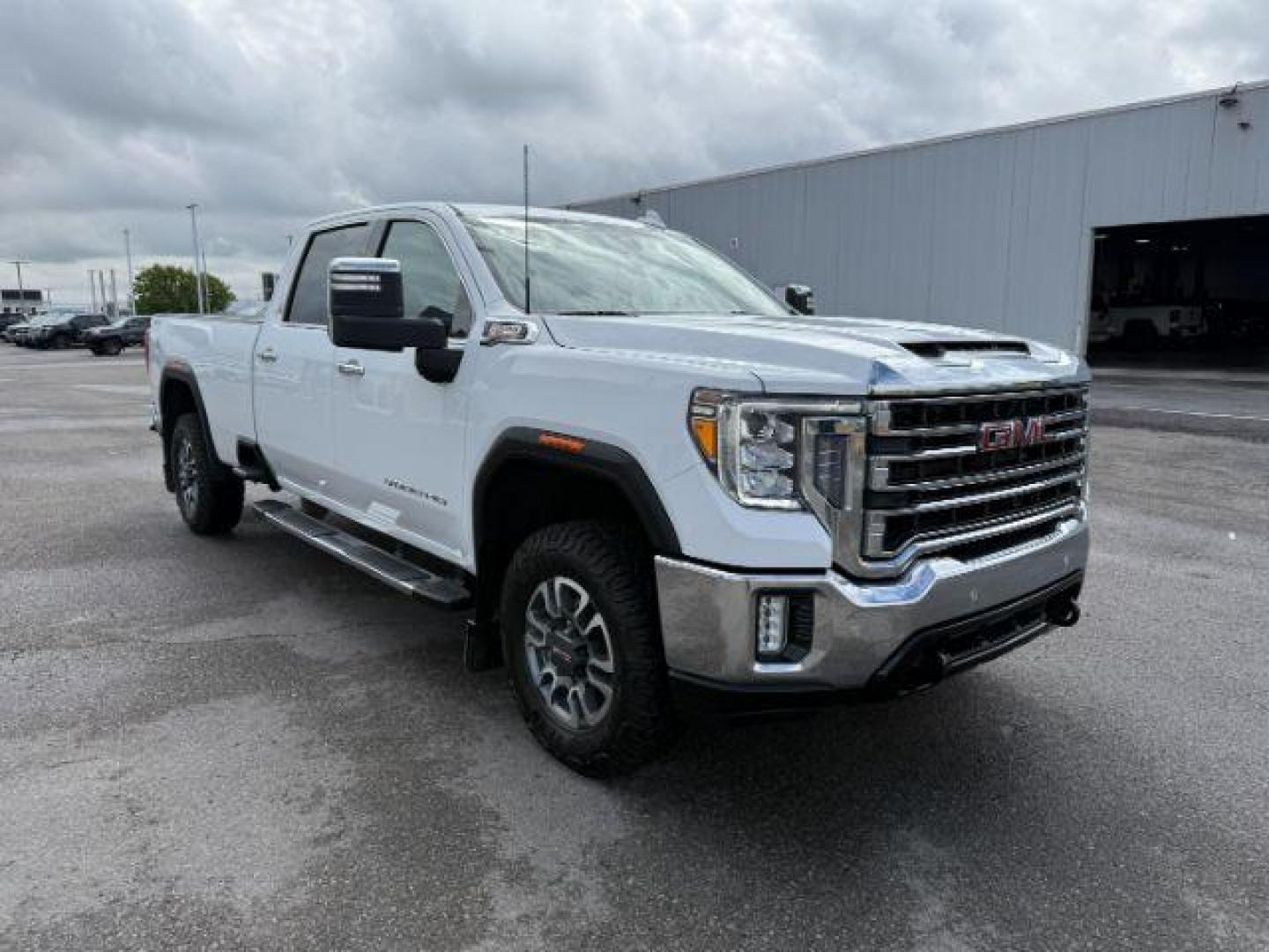 2022 Summit White /Jet Black GMC Sierra 3500HD (1GT49UEY8NF) with an Duramax 66L V-8 diesel direct injection engine, Automatic transmission, located at 1175 N Woodruff Ave, Idaho Falls, ID, 83401, 43.506901, -111.999657 - At Timberline Auto, finding a great deal on your next vehicle is always easy! Our experienced sales staff's goal is to help find you the right vehicle at the right price! Our knowledgeable finance department has options for almost any credit score. We offer extended service contract options to prote - Photo#34