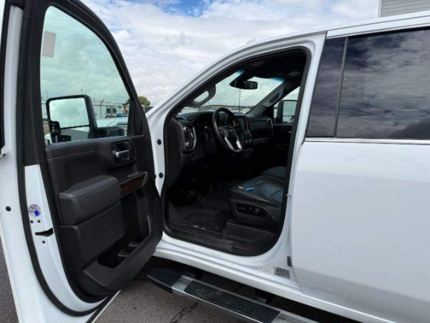 2022 Summit White /Jet Black GMC Sierra 3500HD (1GT49UEY8NF) with an Duramax 66L V-8 diesel direct injection engine, Automatic transmission, located at 1175 N Woodruff Ave, Idaho Falls, ID, 83401, 43.506901, -111.999657 - At Timberline Auto, finding a great deal on your next vehicle is always easy! Our experienced sales staff's goal is to help find you the right vehicle at the right price! Our knowledgeable finance department has options for almost any credit score. We offer extended service contract options to prote - Photo#37