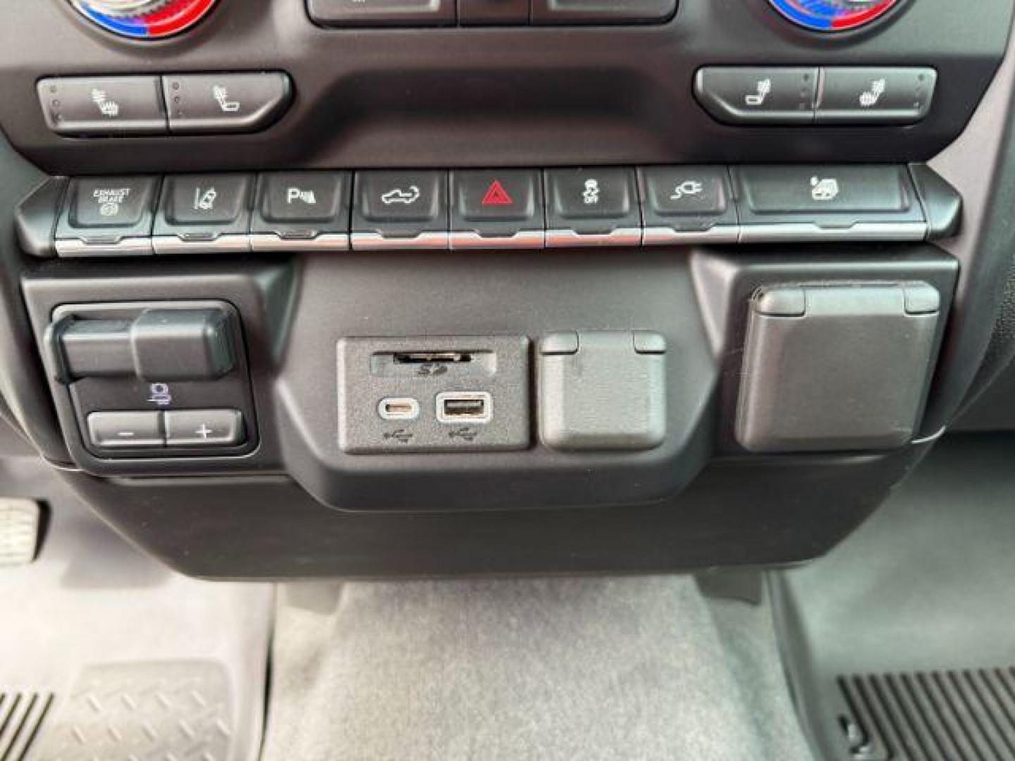 2022 Summit White /Jet Black GMC Sierra 3500HD (1GT49UEY8NF) with an Duramax 66L V-8 diesel direct injection engine, Automatic transmission, located at 1175 N Woodruff Ave, Idaho Falls, ID, 83401, 43.506901, -111.999657 - At Timberline Auto, finding a great deal on your next vehicle is always easy! Our experienced sales staff's goal is to help find you the right vehicle at the right price! Our knowledgeable finance department has options for almost any credit score. We offer extended service contract options to prote - Photo#41