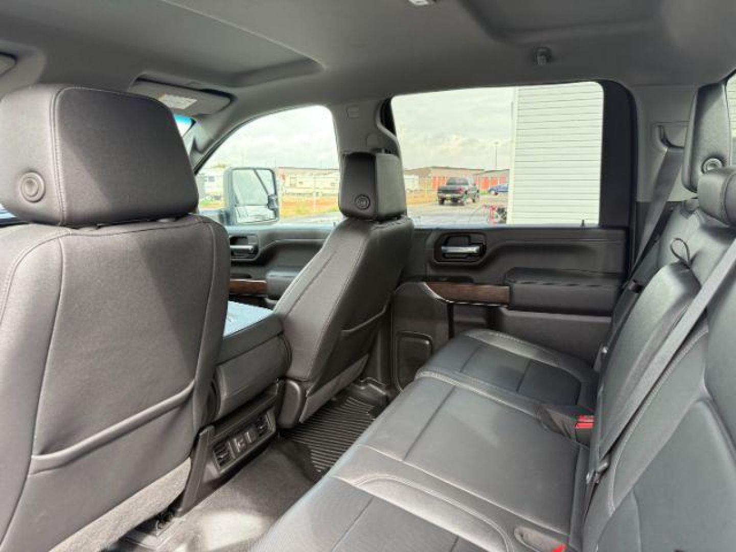 2022 Summit White /Jet Black GMC Sierra 3500HD (1GT49UEY8NF) with an Duramax 66L V-8 diesel direct injection engine, Automatic transmission, located at 1175 N Woodruff Ave, Idaho Falls, ID, 83401, 43.506901, -111.999657 - At Timberline Auto, finding a great deal on your next vehicle is always easy! Our experienced sales staff's goal is to help find you the right vehicle at the right price! Our knowledgeable finance department has options for almost any credit score. We offer extended service contract options to prote - Photo#48