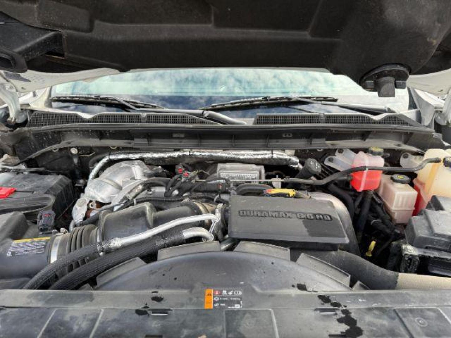 2022 Summit White /Jet Black GMC Sierra 3500HD (1GT49UEY8NF) with an Duramax 66L V-8 diesel direct injection engine, Automatic transmission, located at 1175 N Woodruff Ave, Idaho Falls, ID, 83401, 43.506901, -111.999657 - At Timberline Auto, finding a great deal on your next vehicle is always easy! Our experienced sales staff's goal is to help find you the right vehicle at the right price! Our knowledgeable finance department has options for almost any credit score. We offer extended service contract options to prote - Photo#49
