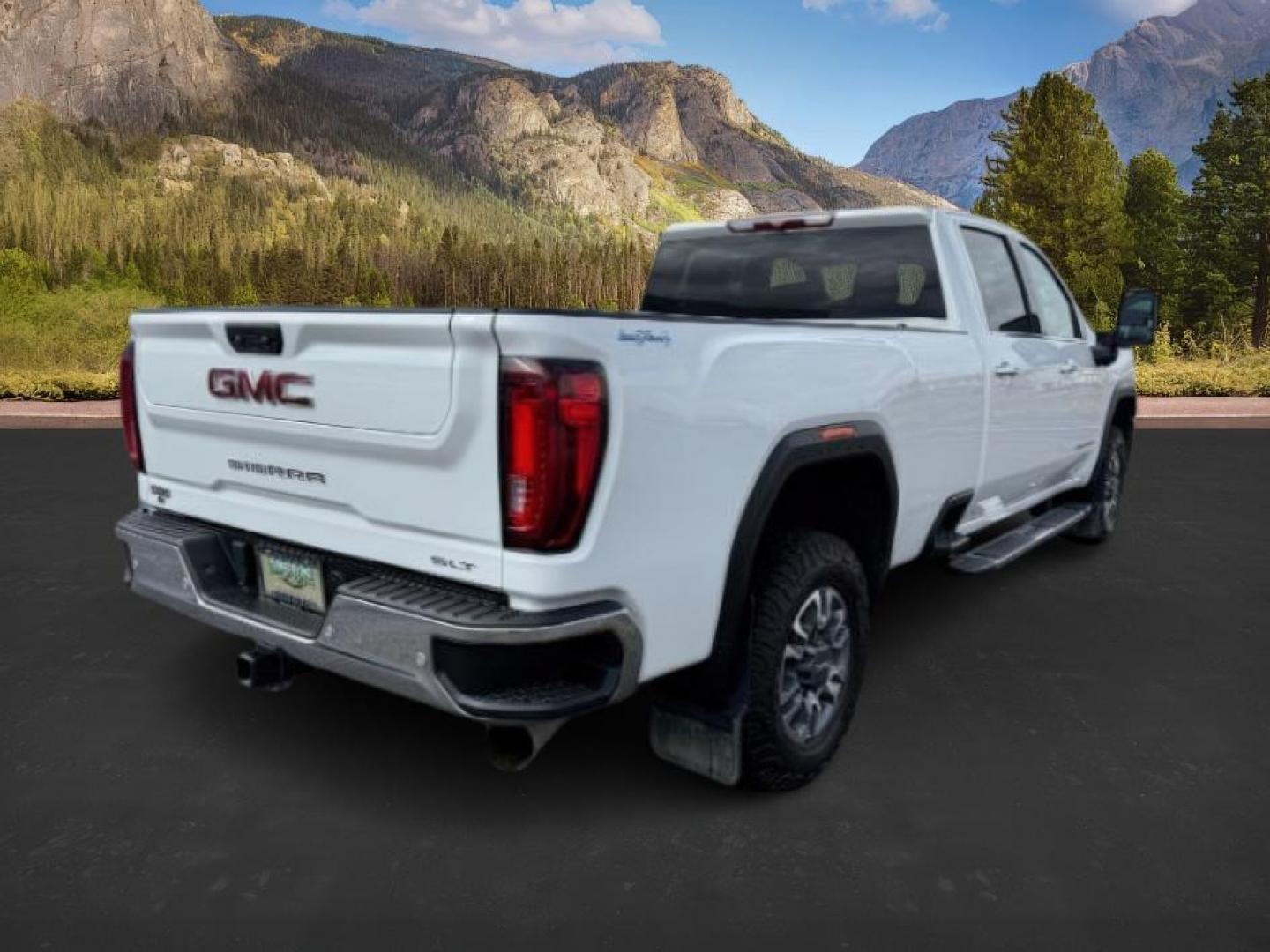 2022 Summit White /Jet Black GMC Sierra 3500HD (1GT49UEY8NF) with an Duramax 66L V-8 diesel direct injection engine, Automatic transmission, located at 1175 N Woodruff Ave, Idaho Falls, ID, 83401, 43.506901, -111.999657 - At Timberline Auto, finding a great deal on your next vehicle is always easy! Our experienced sales staff's goal is to help find you the right vehicle at the right price! Our knowledgeable finance department has options for almost any credit score. We offer extended service contract options to prote - Photo#7
