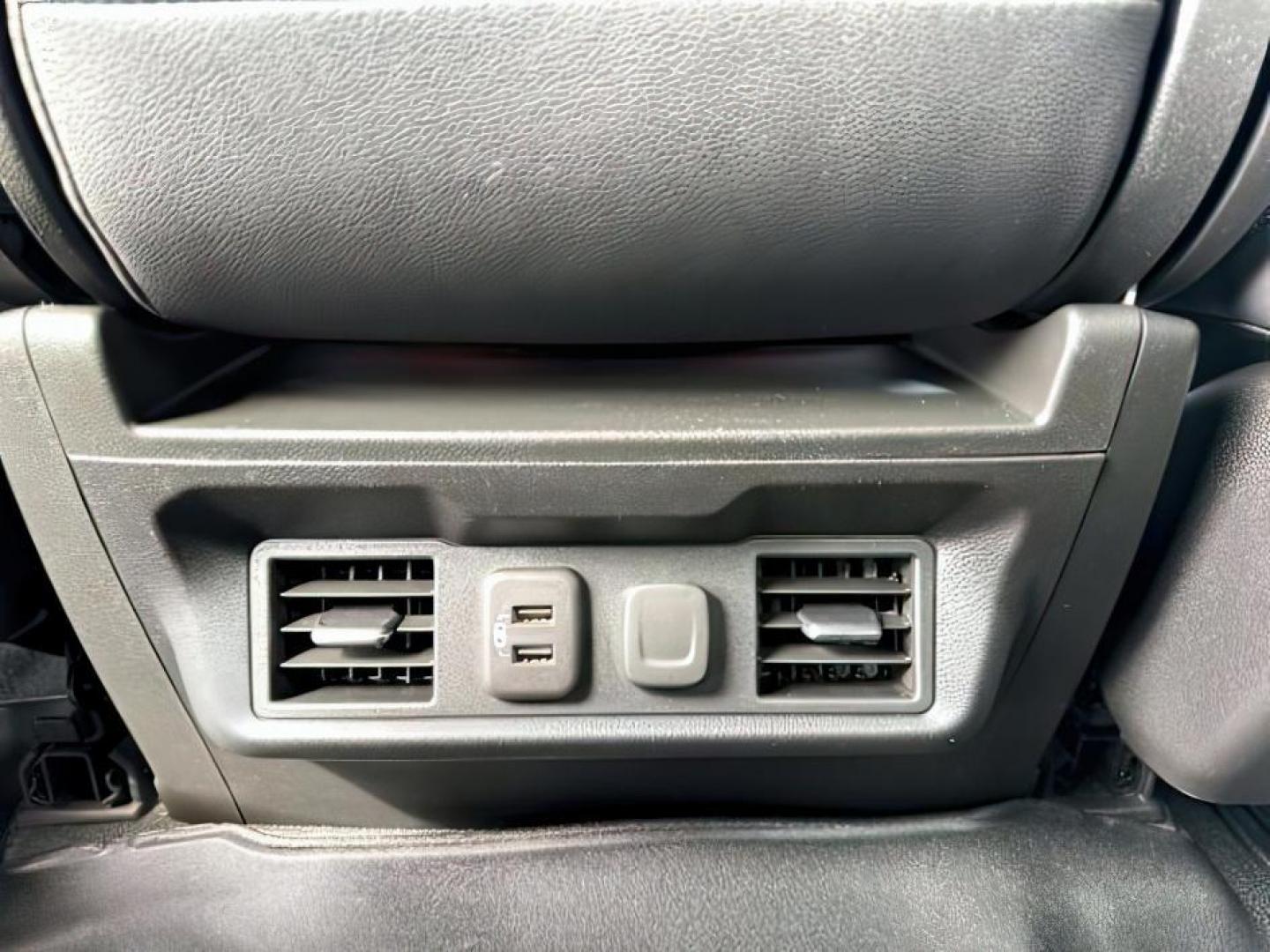 2022 Summit White /Jet Black GMC Sierra 3500HD (1GT49UEY8NF) with an Duramax 66L V-8 diesel direct injection engine, Automatic transmission, located at 1175 N Woodruff Ave, Idaho Falls, ID, 83401, 43.506901, -111.999657 - At Timberline Auto, finding a great deal on your next vehicle is always easy! Our experienced sales staff's goal is to help find you the right vehicle at the right price! Our knowledgeable finance department has options for almost any credit score. We offer extended service contract options to prote - Photo#22