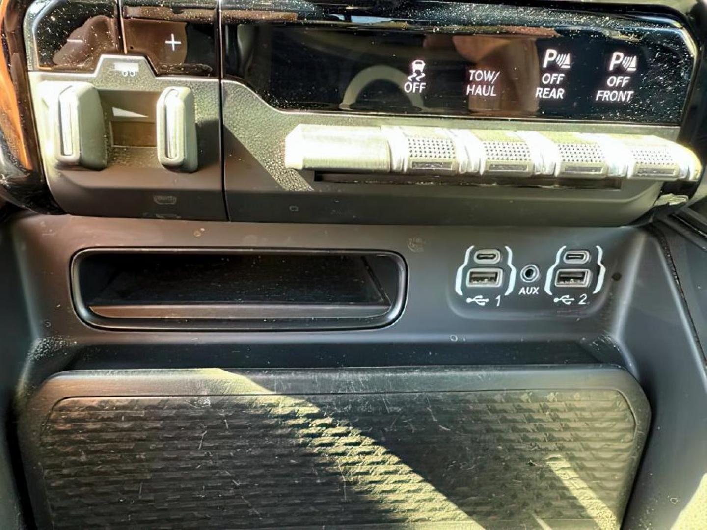 2022 GRAY /LEATHER Ram 1500 (1C6SRFLT3NN) with an 57 engine, Automatic transmission, located at 1175 N Woodruff Ave, Idaho Falls, ID, 83401, 43.506901, -111.999657 - At Timberline Auto, finding a great deal on your next vehicle is always easy! Our experienced sales staff's goal is to help find you the right vehicle at the right price! Our knowledgeable finance department has options for almost any credit score. We offer extended service contract options to prote - Photo#15