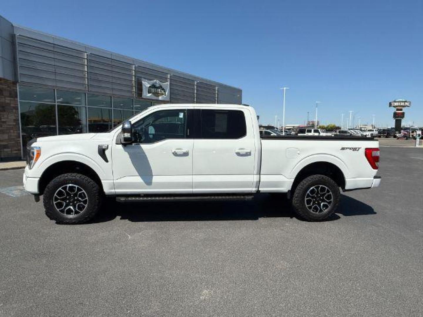 2022 WHITE /Black Ford F-150 (1FTFW1E84NF) with an 35L V-6 portdirect injection engine, Automatic transmission, located at 1175 N Woodruff Ave, Idaho Falls, ID, 83401, 43.506901, -111.999657 - At Timberline Auto, finding a great deal on your next vehicle is always easy! Our experienced sales staff's goal is to help find you the right vehicle at the right price! Our knowledgeable finance department has options for almost any credit score. We offer extended service contract options to prote - Photo#25