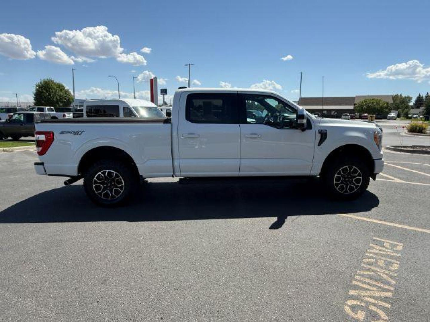 2022 WHITE /Black Ford F-150 (1FTFW1E84NF) with an 35L V-6 portdirect injection engine, Automatic transmission, located at 1175 N Woodruff Ave, Idaho Falls, ID, 83401, 43.506901, -111.999657 - At Timberline Auto, finding a great deal on your next vehicle is always easy! Our experienced sales staff's goal is to help find you the right vehicle at the right price! Our knowledgeable finance department has options for almost any credit score. We offer extended service contract options to prote - Photo#31