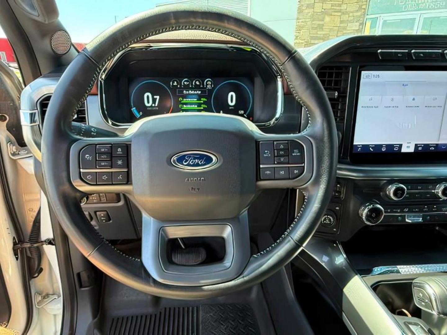 2022 WHITE /Black Ford F-150 (1FTFW1E84NF) with an 35L V-6 portdirect injection engine, Automatic transmission, located at 1175 N Woodruff Ave, Idaho Falls, ID, 83401, 43.506901, -111.999657 - At Timberline Auto, finding a great deal on your next vehicle is always easy! Our experienced sales staff's goal is to help find you the right vehicle at the right price! Our knowledgeable finance department has options for almost any credit score. We offer extended service contract options to prote - Photo#14