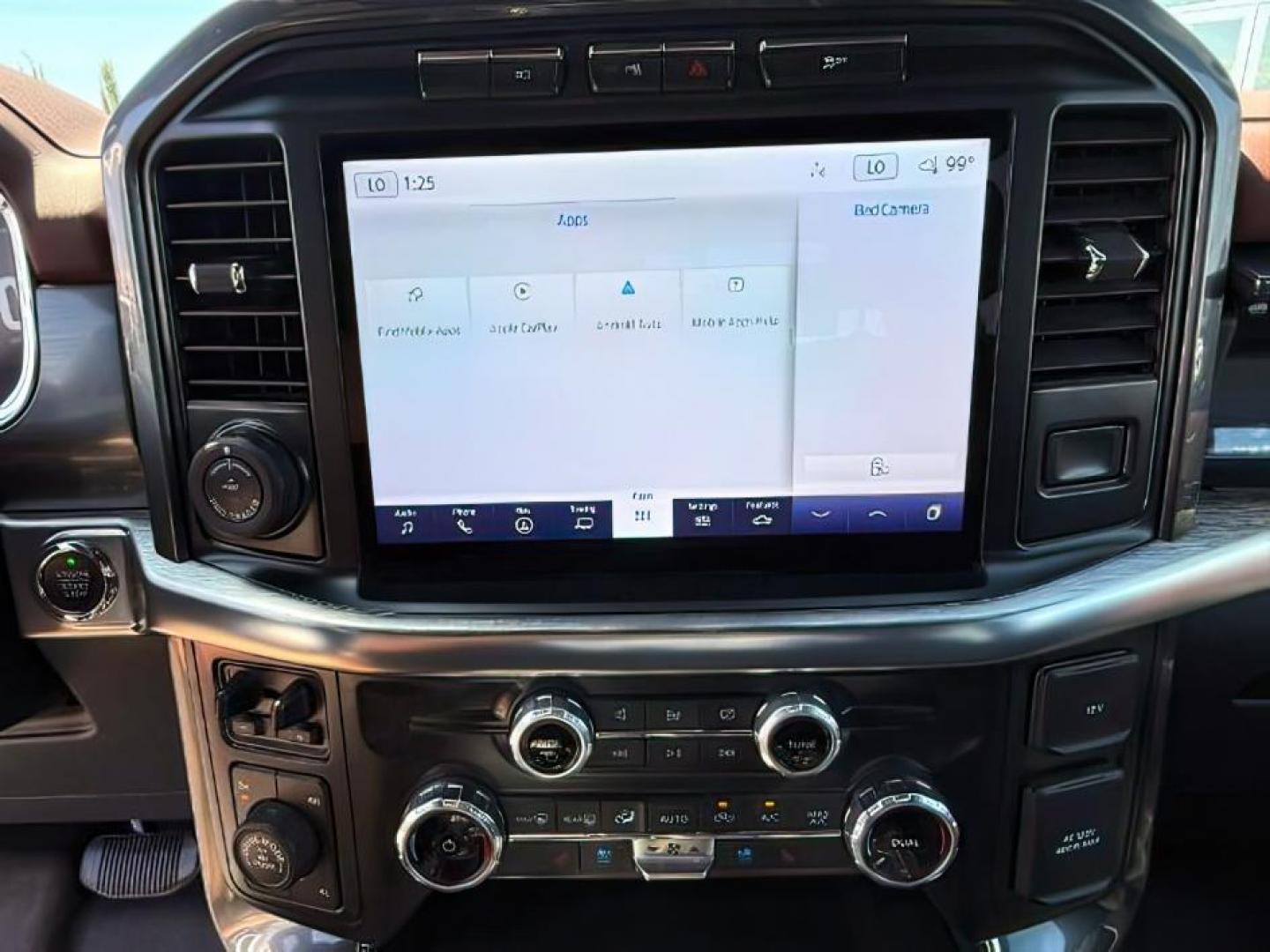 2022 WHITE /Black Ford F-150 (1FTFW1E84NF) with an 35L V-6 portdirect injection engine, Automatic transmission, located at 1175 N Woodruff Ave, Idaho Falls, ID, 83401, 43.506901, -111.999657 - At Timberline Auto, finding a great deal on your next vehicle is always easy! Our experienced sales staff's goal is to help find you the right vehicle at the right price! Our knowledgeable finance department has options for almost any credit score. We offer extended service contract options to prote - Photo#15