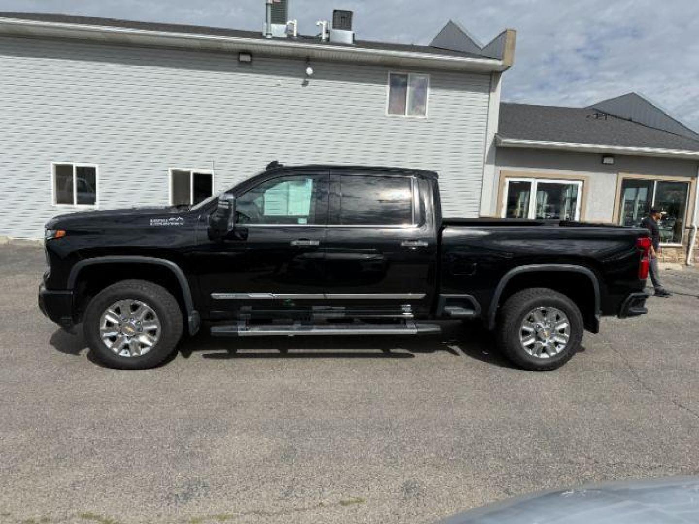 2024 Black /LEATHER Chevrolet Silverado 3500HD (2GC4YVEY3R1) with an Duramax 66L V-8 diesel direct injection engine, Automatic transmission, located at 1175 N Woodruff Ave, Idaho Falls, ID, 83401, 43.506901, -111.999657 - At Timberline Auto, finding a great deal on your next vehicle is always easy! Our experienced sales staff's goal is to help find you the right vehicle at the right price! Our knowledgeable finance department has options for almost any credit score. We offer extended service contract options to prote - Photo#26