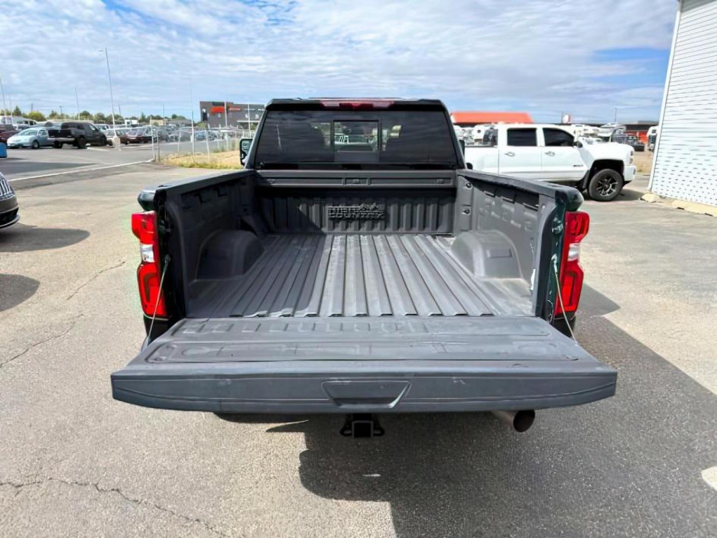 2024 Black /LEATHER Chevrolet Silverado 3500HD (2GC4YVEY3R1) with an Duramax 66L V-8 diesel direct injection engine, Automatic transmission, located at 1175 N Woodruff Ave, Idaho Falls, ID, 83401, 43.506901, -111.999657 - At Timberline Auto, finding a great deal on your next vehicle is always easy! Our experienced sales staff's goal is to help find you the right vehicle at the right price! Our knowledgeable finance department has options for almost any credit score. We offer extended service contract options to prote - Photo#5